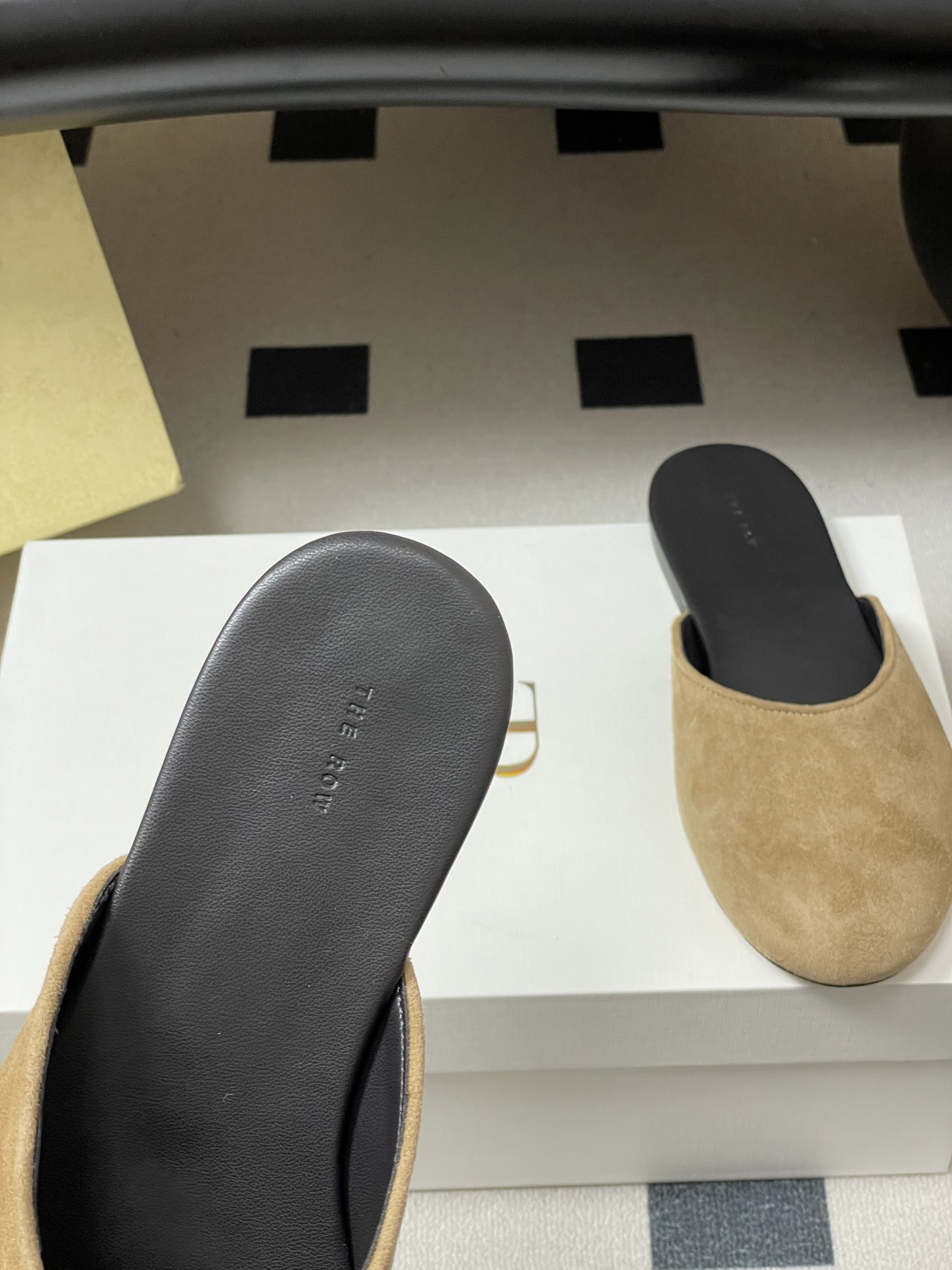 -THE ROW 26ss 春夏新款 TR包头豹纹马毛穆勒半拖鞋极简风麂皮绒面休闲平底拖鞋第一眼看到这个