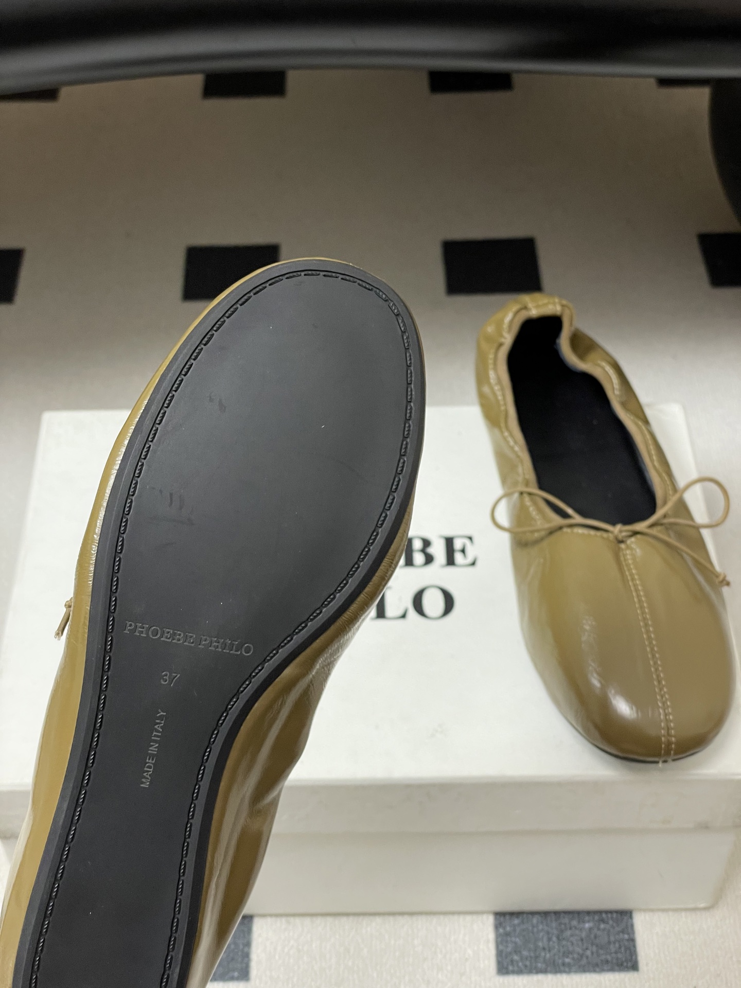 -Phoebe Philo 26ss早春新款 蝴蝶结芭蕾舞鞋超软奶奶鞋平底单鞋经典的芭蕾鞋型，搭配鞋头的