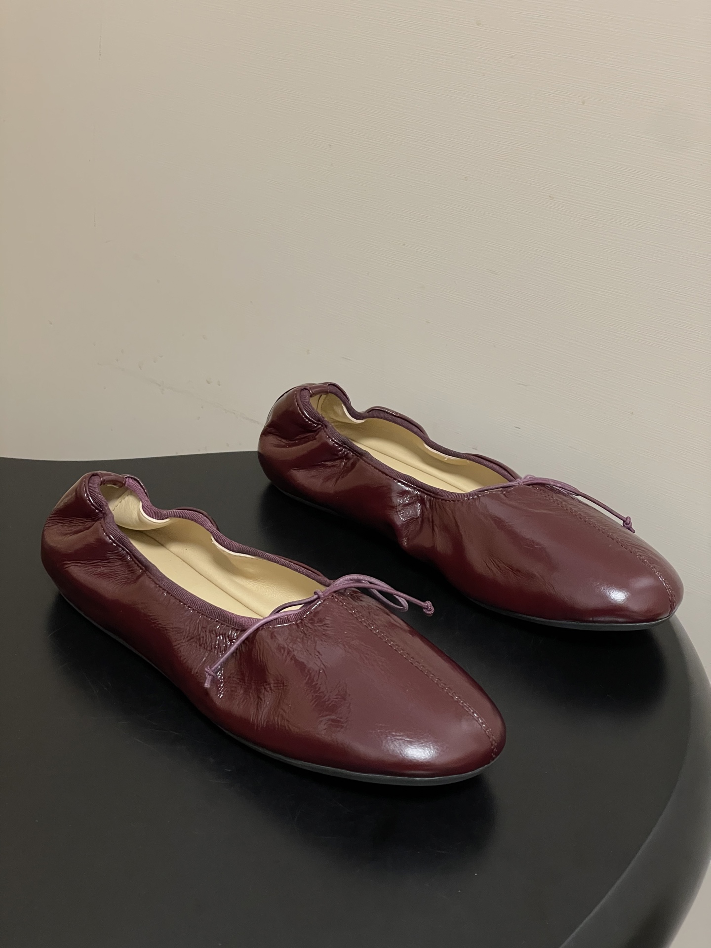 -Phoebe Philo 26ss早春新款 蝴蝶结芭蕾舞鞋超软奶奶鞋平底单鞋经典的芭蕾鞋型，搭配鞋头的