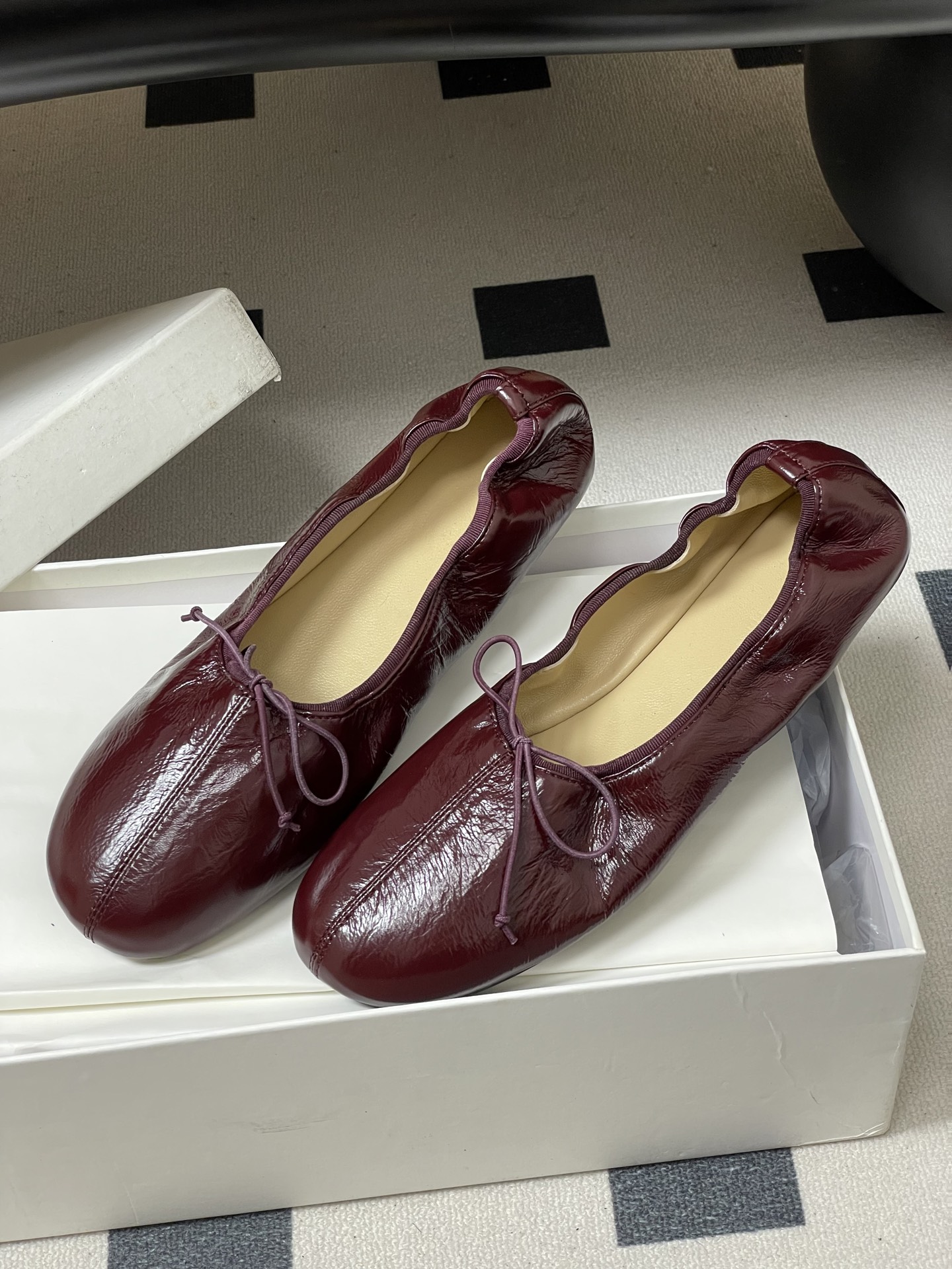 -Phoebe Philo 26ss早春新款 蝴蝶结芭蕾舞鞋超软奶奶鞋平底单鞋经典的芭蕾鞋型，搭配鞋头的