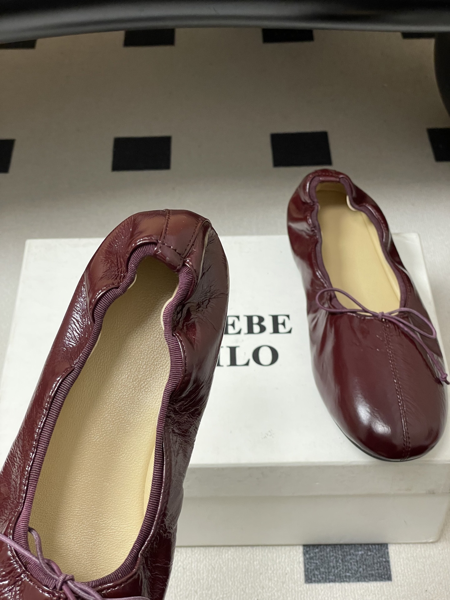 -Phoebe Philo 26ss早春新款 蝴蝶结芭蕾舞鞋超软奶奶鞋平底单鞋经典的芭蕾鞋型，搭配鞋头的
