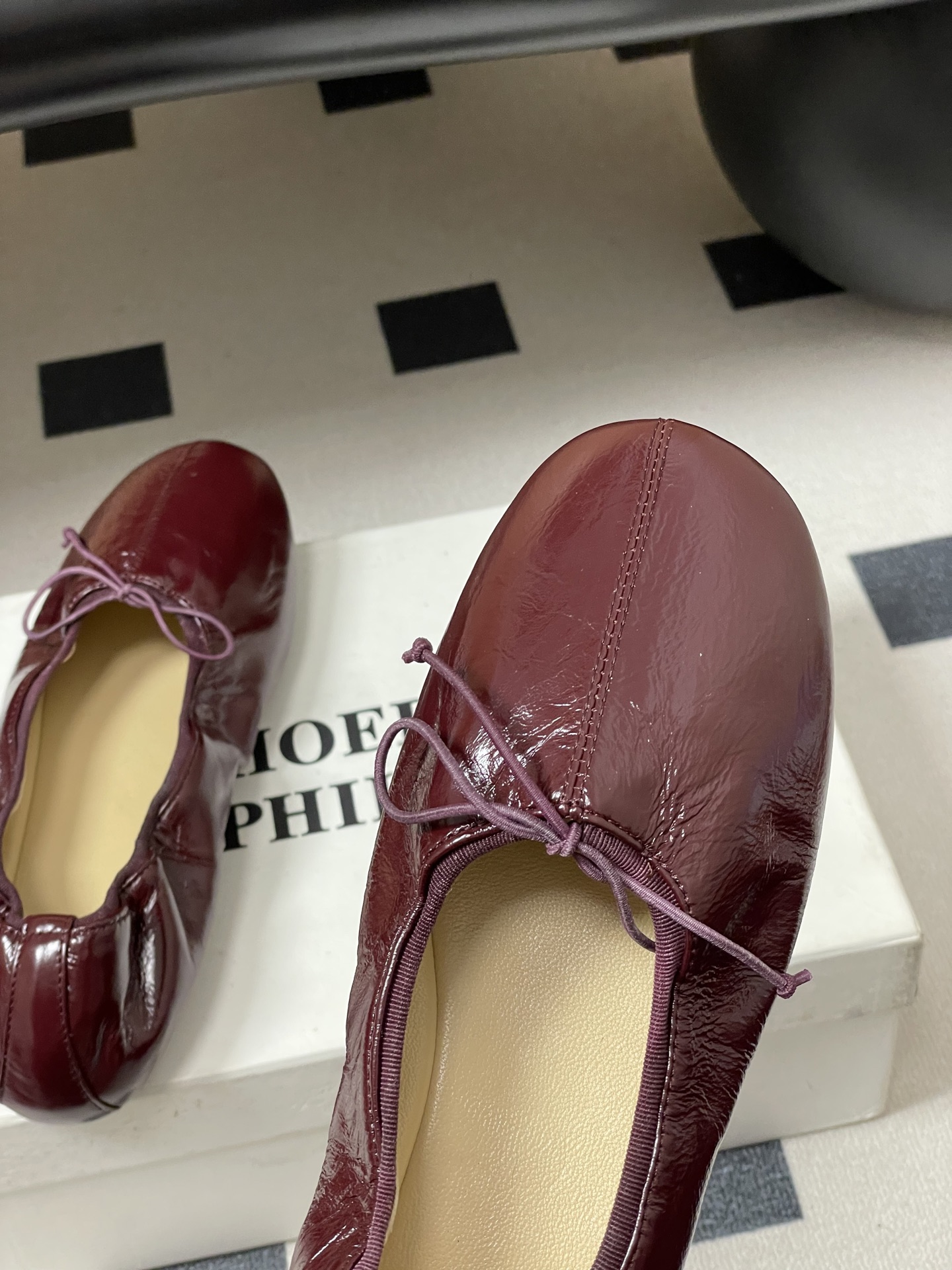 -Phoebe Philo 26ss早春新款 蝴蝶结芭蕾舞鞋超软奶奶鞋平底单鞋经典的芭蕾鞋型，搭配鞋头的
