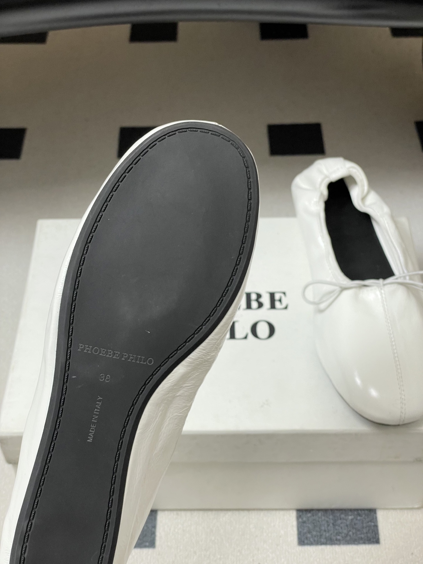 -Phoebe Philo 26ss早春新款 蝴蝶结芭蕾舞鞋超软奶奶鞋平底单鞋经典的芭蕾鞋型，搭配鞋头的