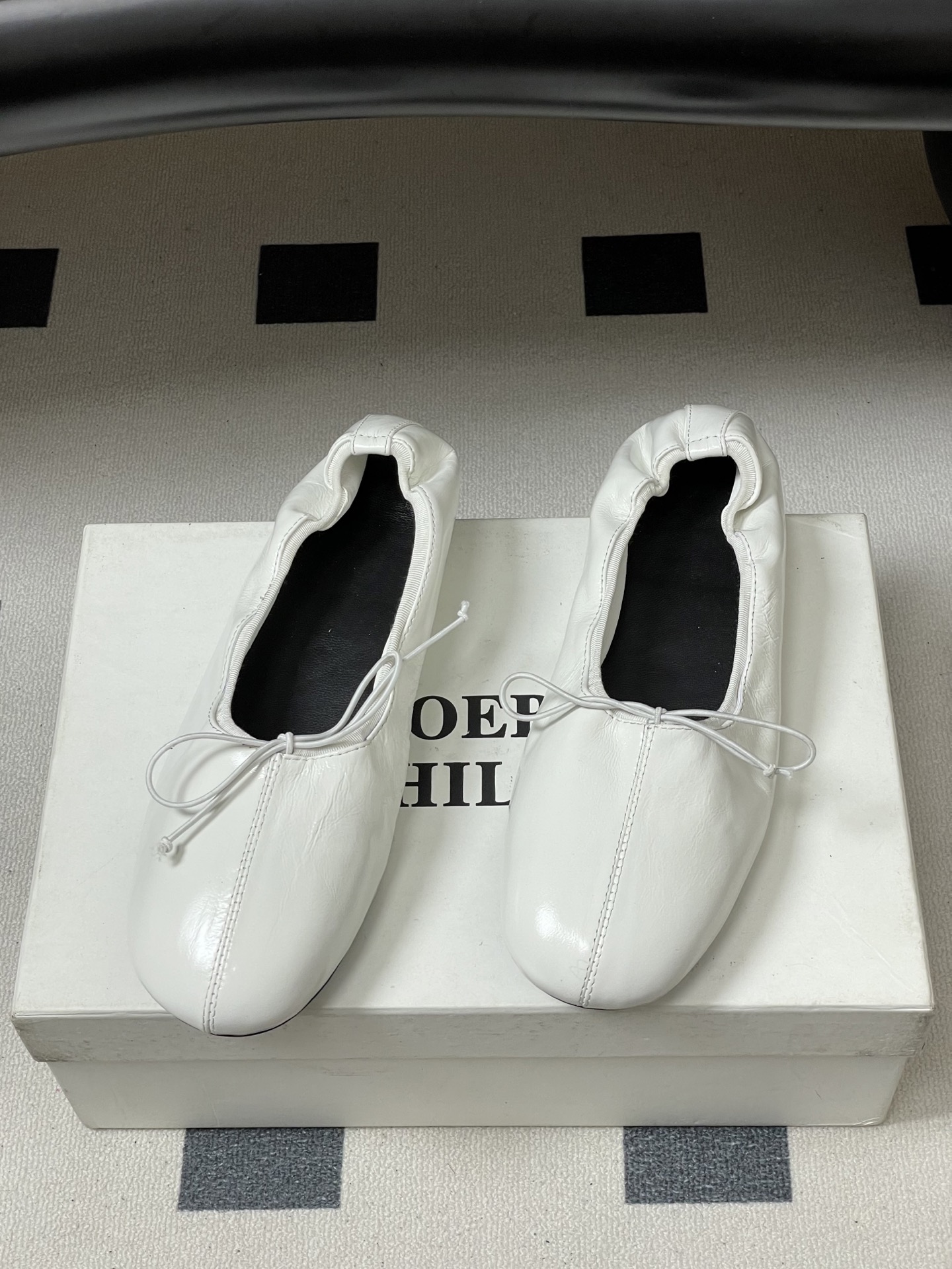 -Phoebe Philo 26ss早春新款 蝴蝶结芭蕾舞鞋超软奶奶鞋平底单鞋经典的芭蕾鞋型，搭配鞋头的