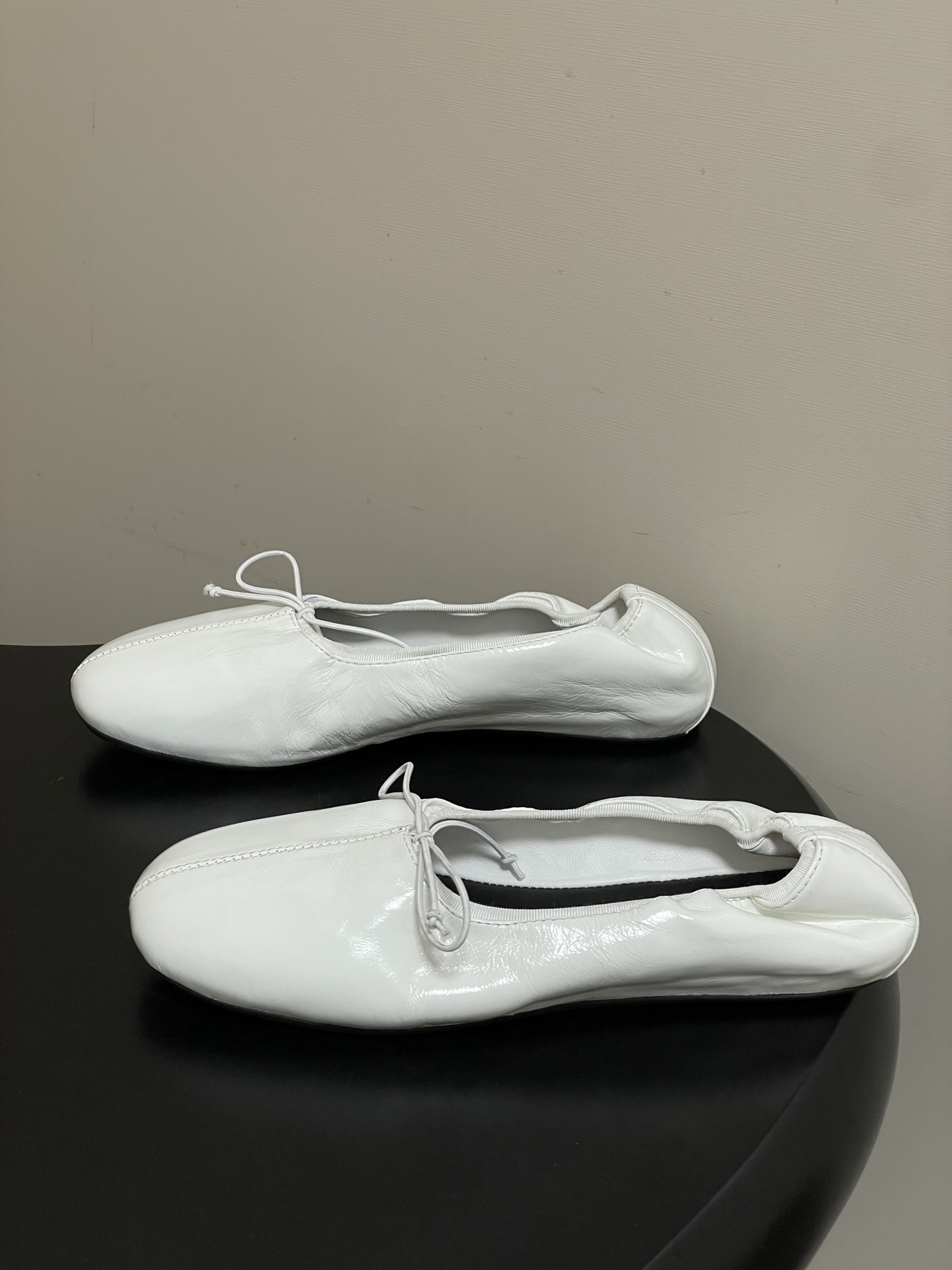 -Phoebe Philo 26ss早春新款 蝴蝶结芭蕾舞鞋超软奶奶鞋平底单鞋经典的芭蕾鞋型，搭配鞋头的