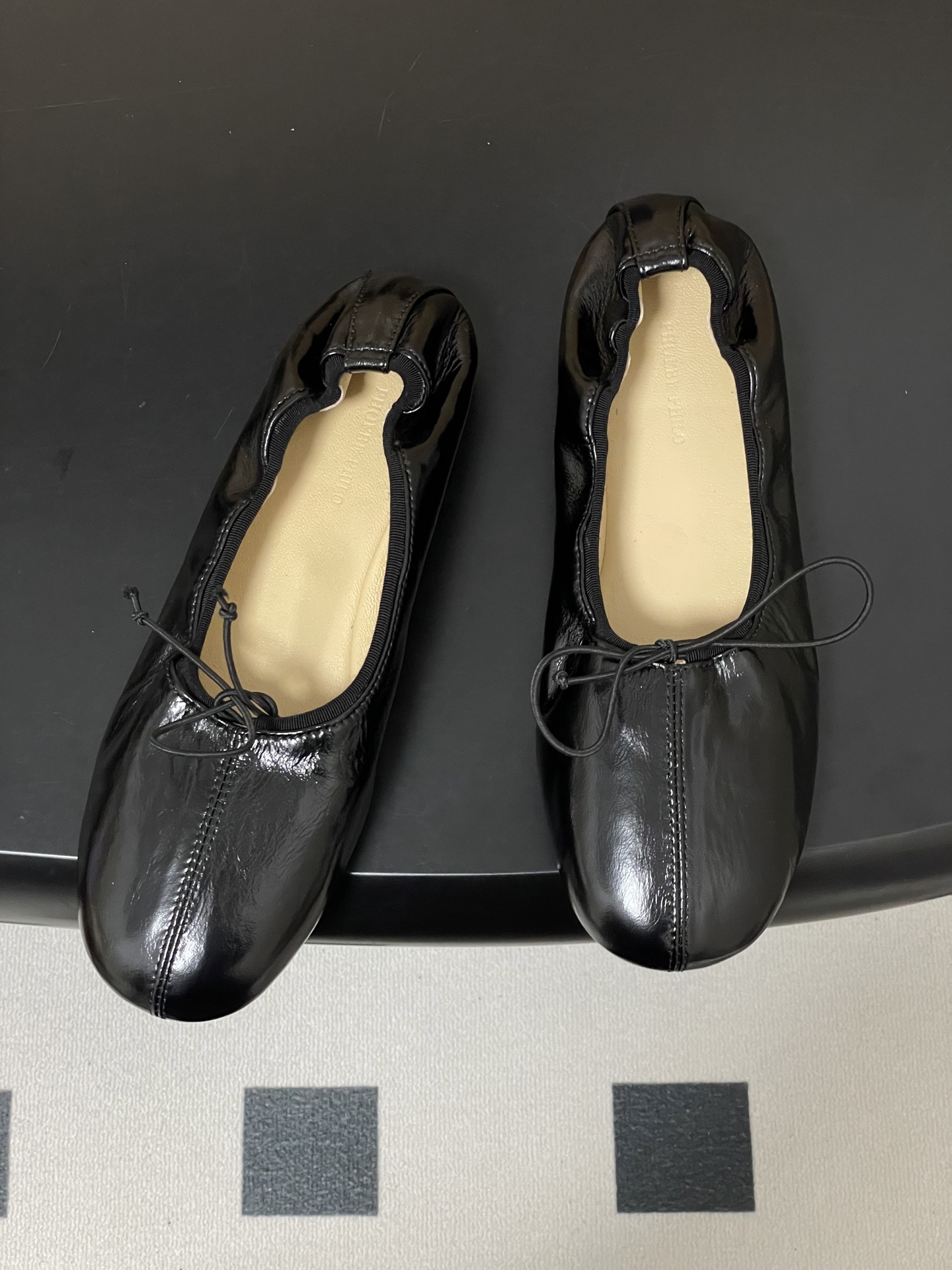 -Phoebe Philo 26ss早春新款 蝴蝶结芭蕾舞鞋超软奶奶鞋平底单鞋经典的芭蕾鞋型，搭配鞋头的