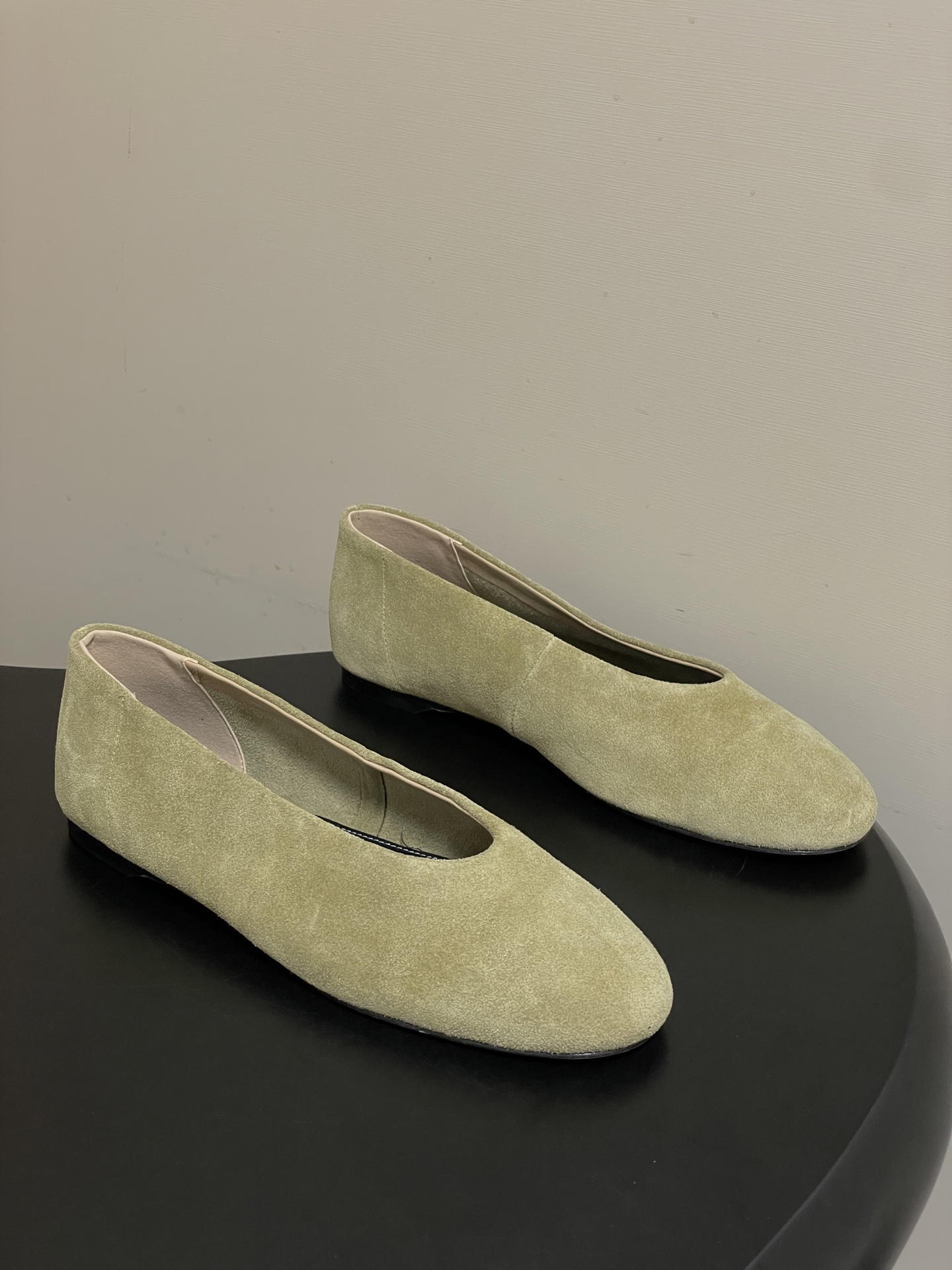 -TOTEME 26ss早春新款极简风圆头芭蕾舞鞋浅口奶奶鞋平底单鞋真正能穿一辈子的经典款，永远是这种简