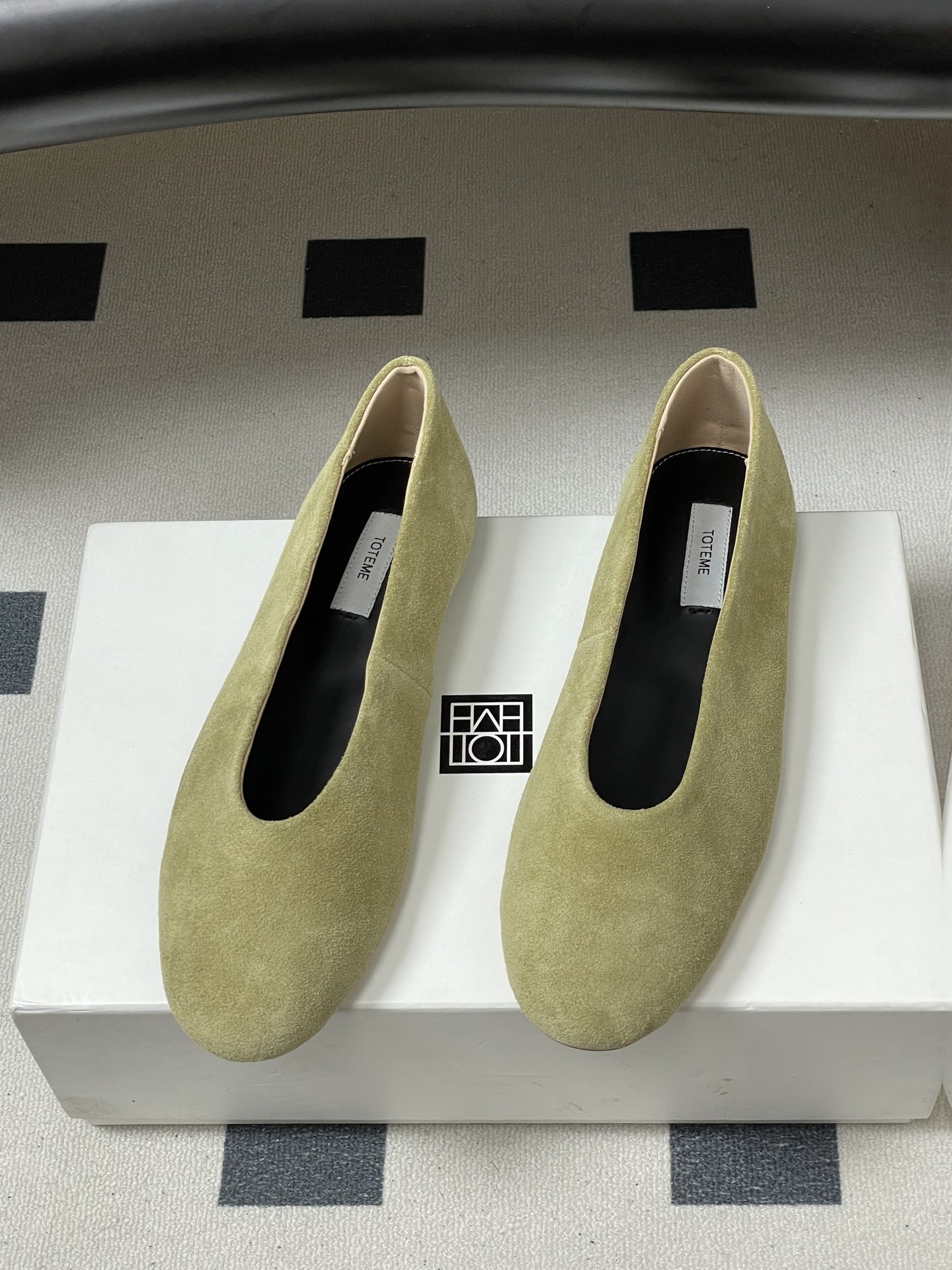 -TOTEME 26ss早春新款极简风圆头芭蕾舞鞋浅口奶奶鞋平底单鞋真正能穿一辈子的经典款，永远是这种简