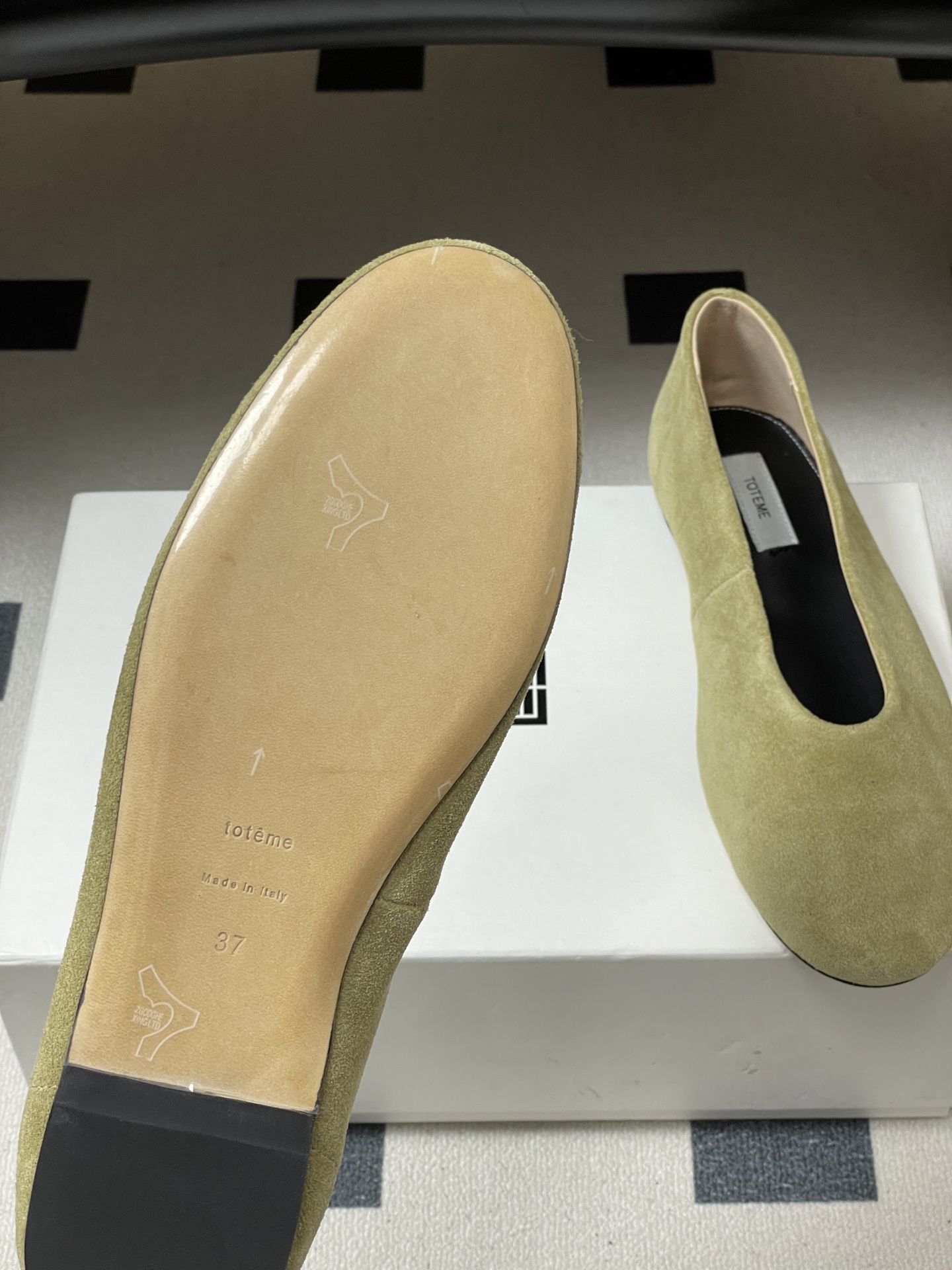 -TOTEME 26ss早春新款极简风圆头芭蕾舞鞋浅口奶奶鞋平底单鞋真正能穿一辈子的经典款，永远是这种简