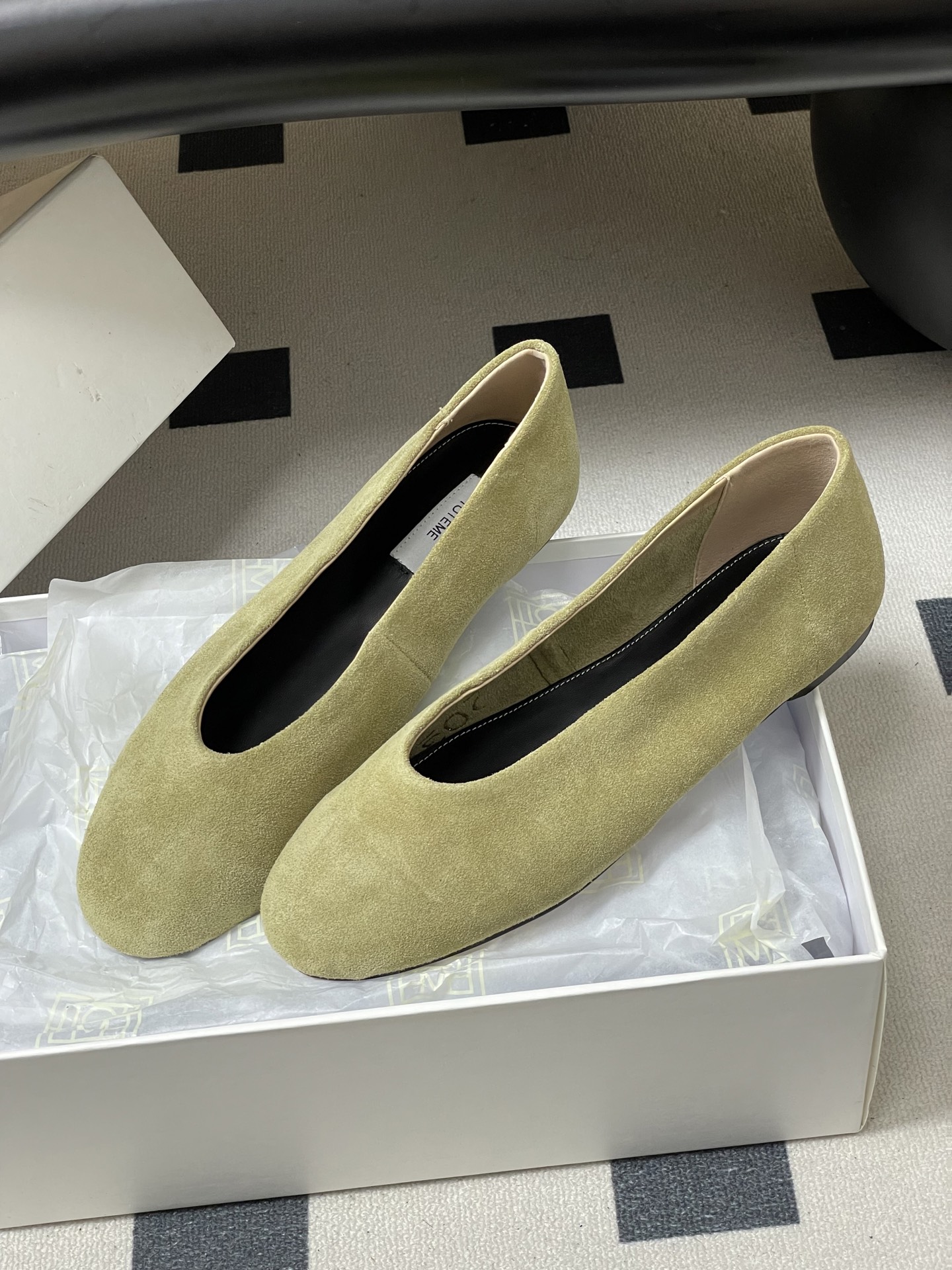 -TOTEME 26ss早春新款极简风圆头芭蕾舞鞋浅口奶奶鞋平底单鞋真正能穿一辈子的经典款，永远是这种简