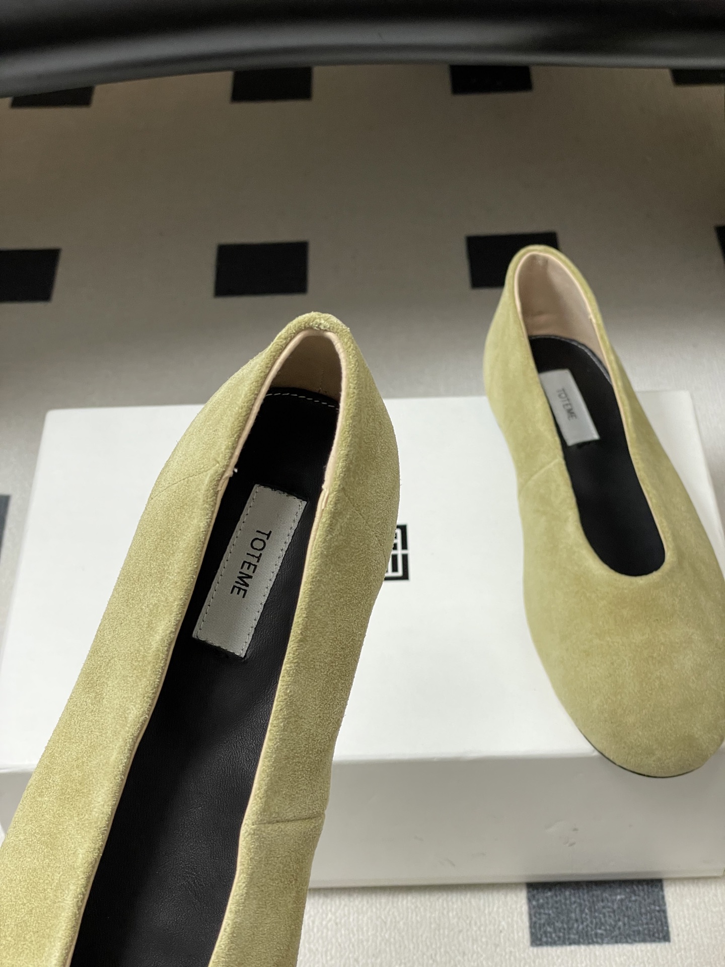-TOTEME 26ss早春新款极简风圆头芭蕾舞鞋浅口奶奶鞋平底单鞋真正能穿一辈子的经典款，永远是这种简