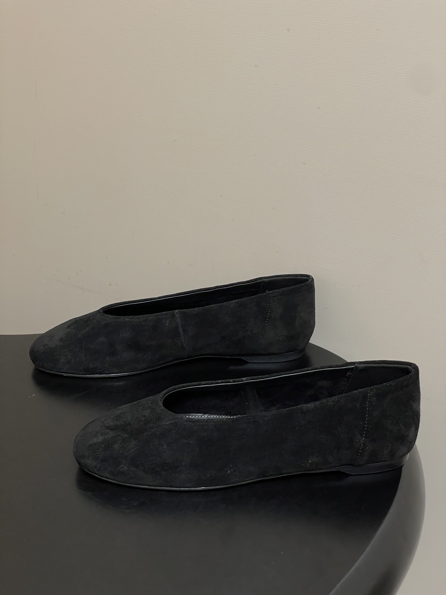 -TOTEME 26ss早春新款极简风圆头芭蕾舞鞋浅口奶奶鞋平底单鞋真正能穿一辈子的经典款，永远是这种简