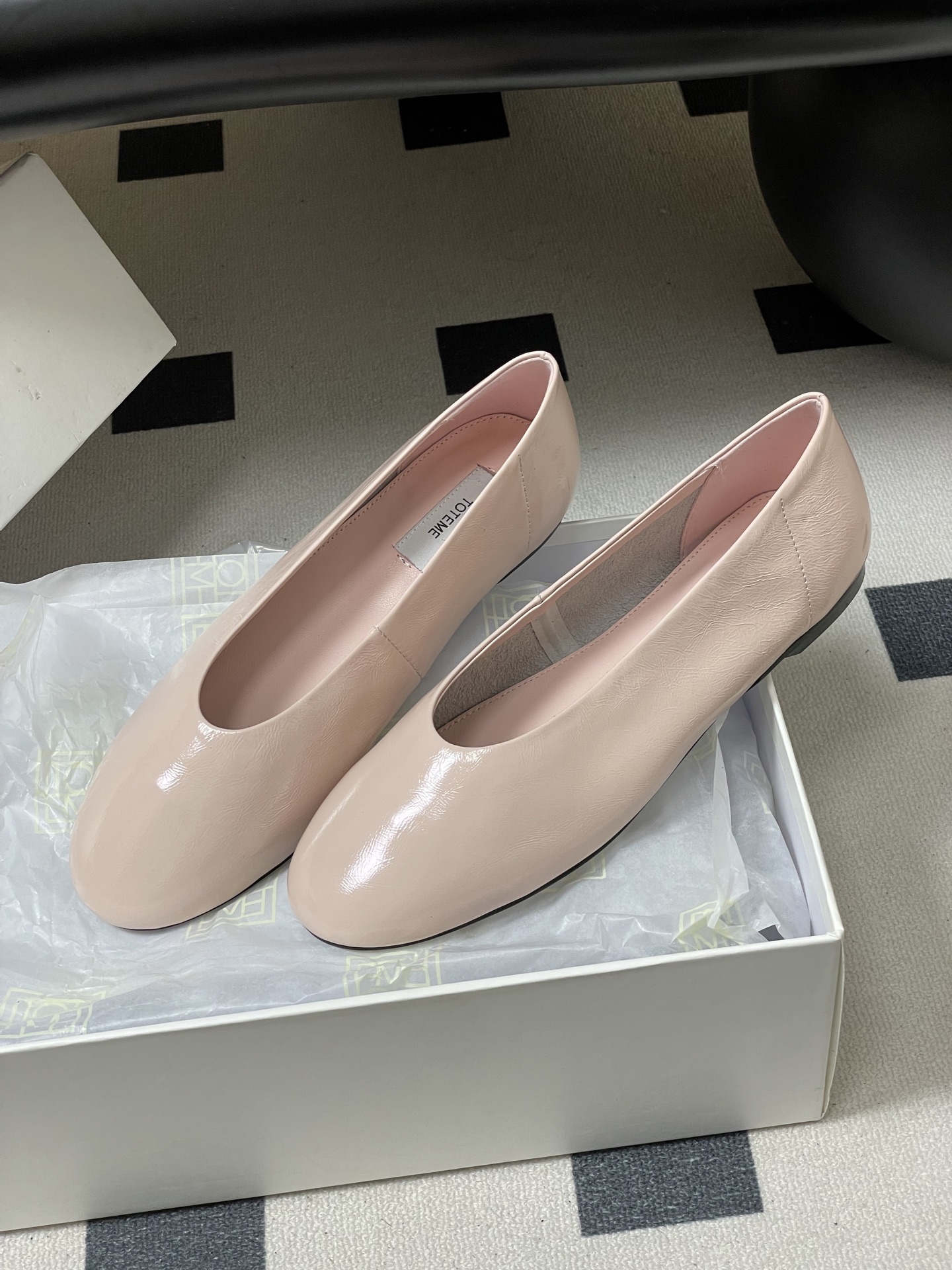 -TOTEME 26ss早春新款极简风圆头芭蕾舞鞋浅口奶奶鞋平底单鞋真正能穿一辈子的经典款，永远是这种简