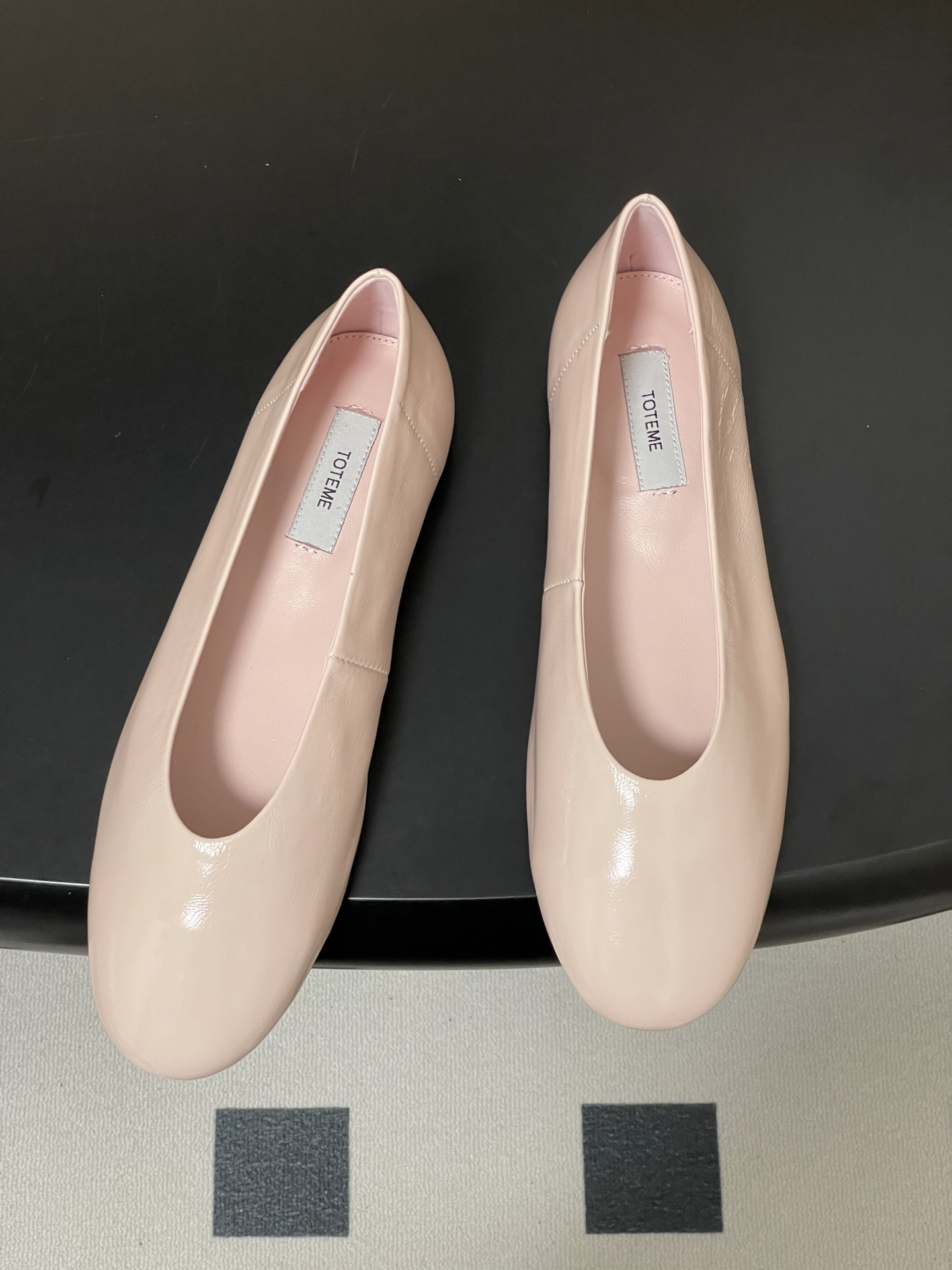 -TOTEME 26ss早春新款极简风圆头芭蕾舞鞋浅口奶奶鞋平底单鞋真正能穿一辈子的经典款，永远是这种简