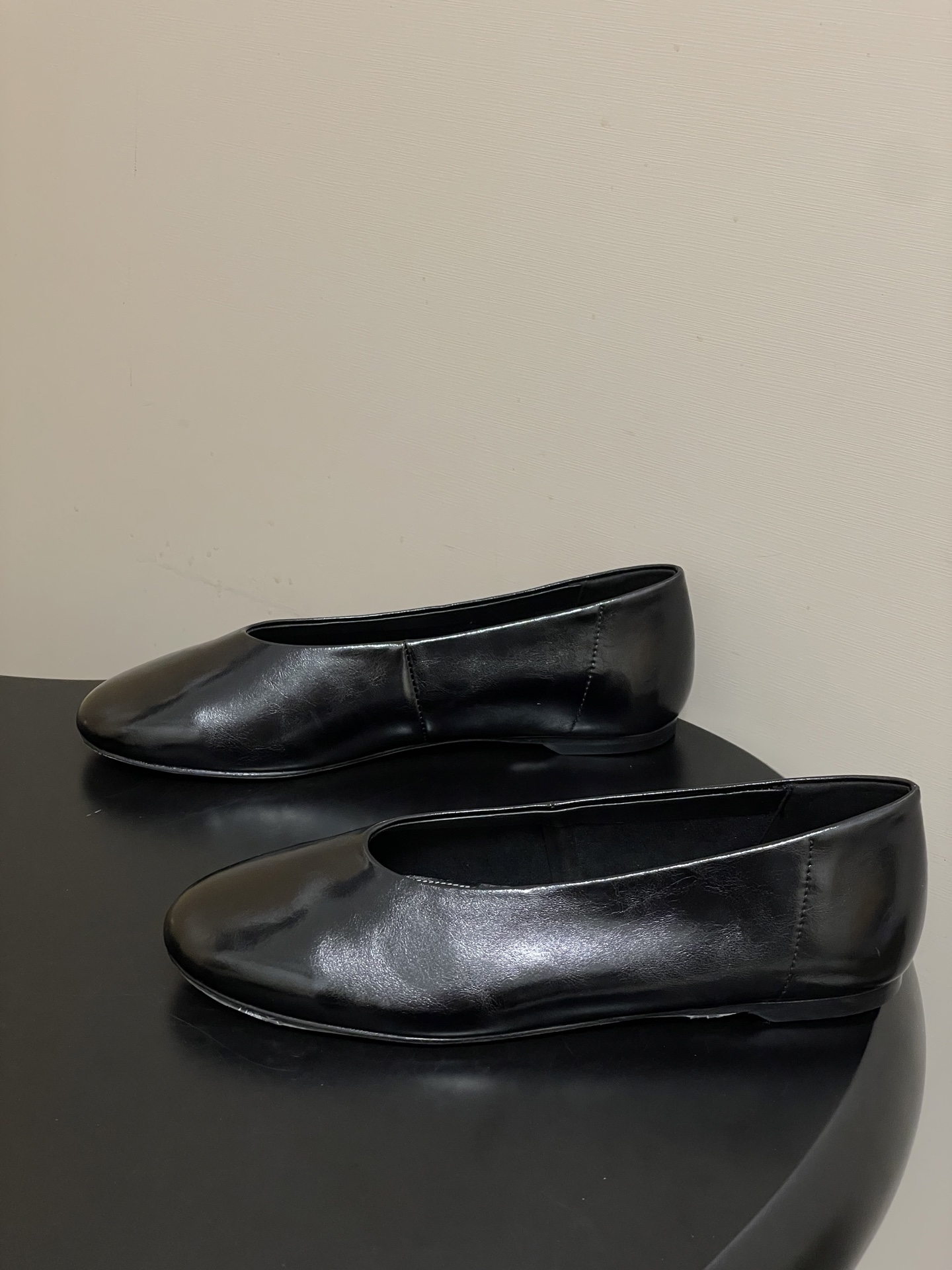 -TOTEME 26ss早春新款极简风圆头芭蕾舞鞋浅口奶奶鞋平底单鞋真正能穿一辈子的经典款，永远是这种简