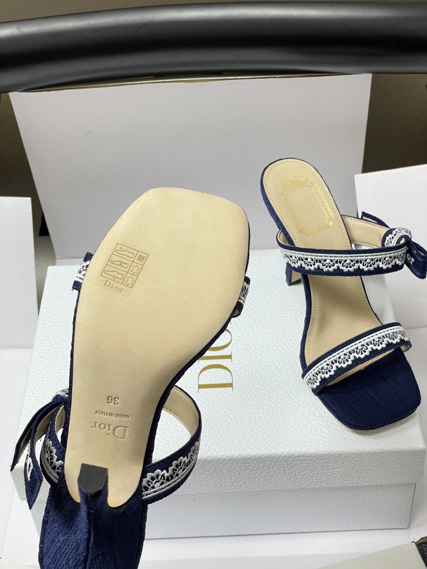 -顶级品质（配高档飞机盒✈️）26ss春夏新款Dior 迪奥 J'Adior 饰带高跟凉鞋 CD 字母刺