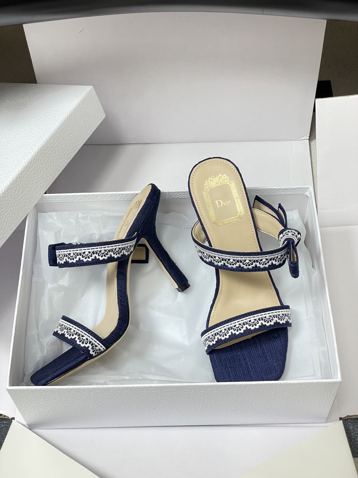 -顶级品质（配高档飞机盒✈️）26ss春夏新款Dior 迪奥 J'Adior 饰带高跟凉鞋 CD 字母刺