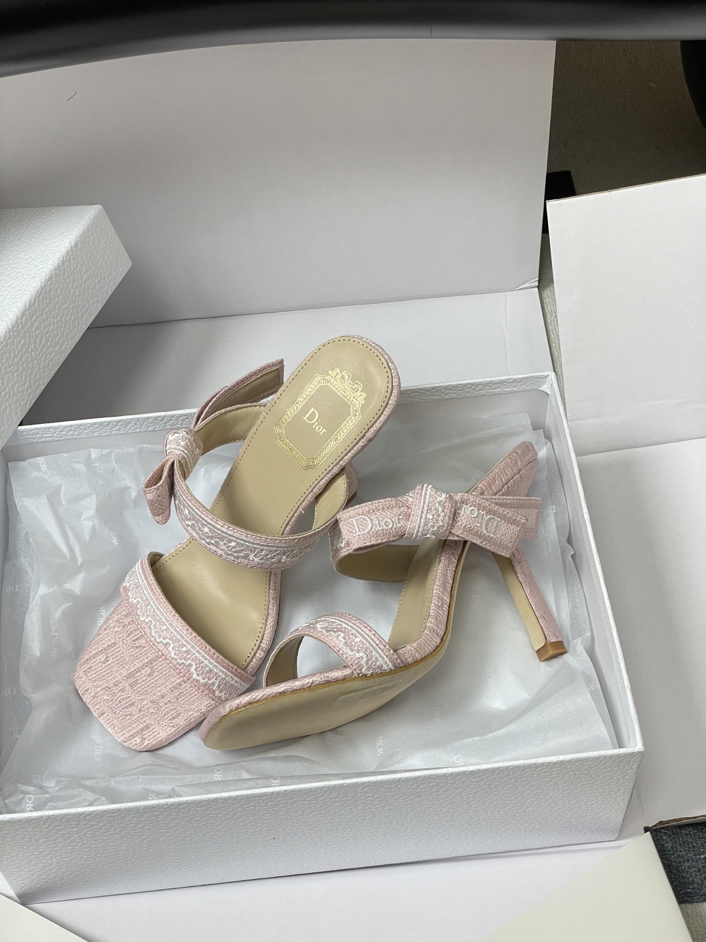 -顶级品质（配高档飞机盒✈️）26ss春夏新款Dior 迪奥 J'Adior 饰带高跟凉鞋 CD 字母刺