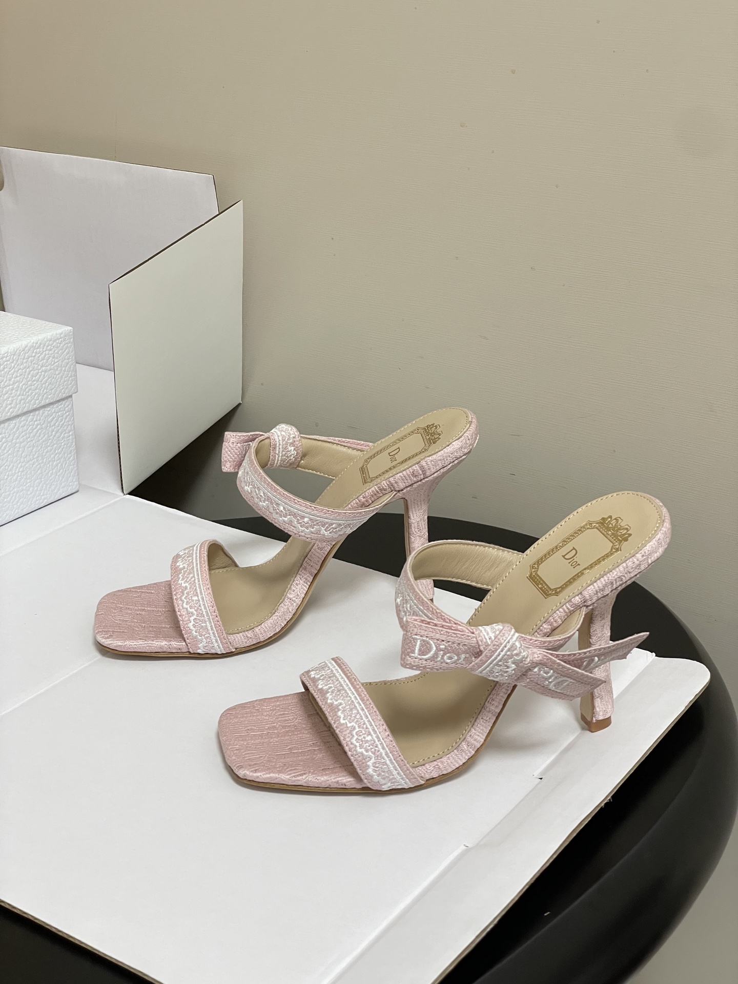 -顶级品质（配高档飞机盒✈️）26ss春夏新款Dior 迪奥 J'Adior 饰带高跟凉鞋 CD 字母刺