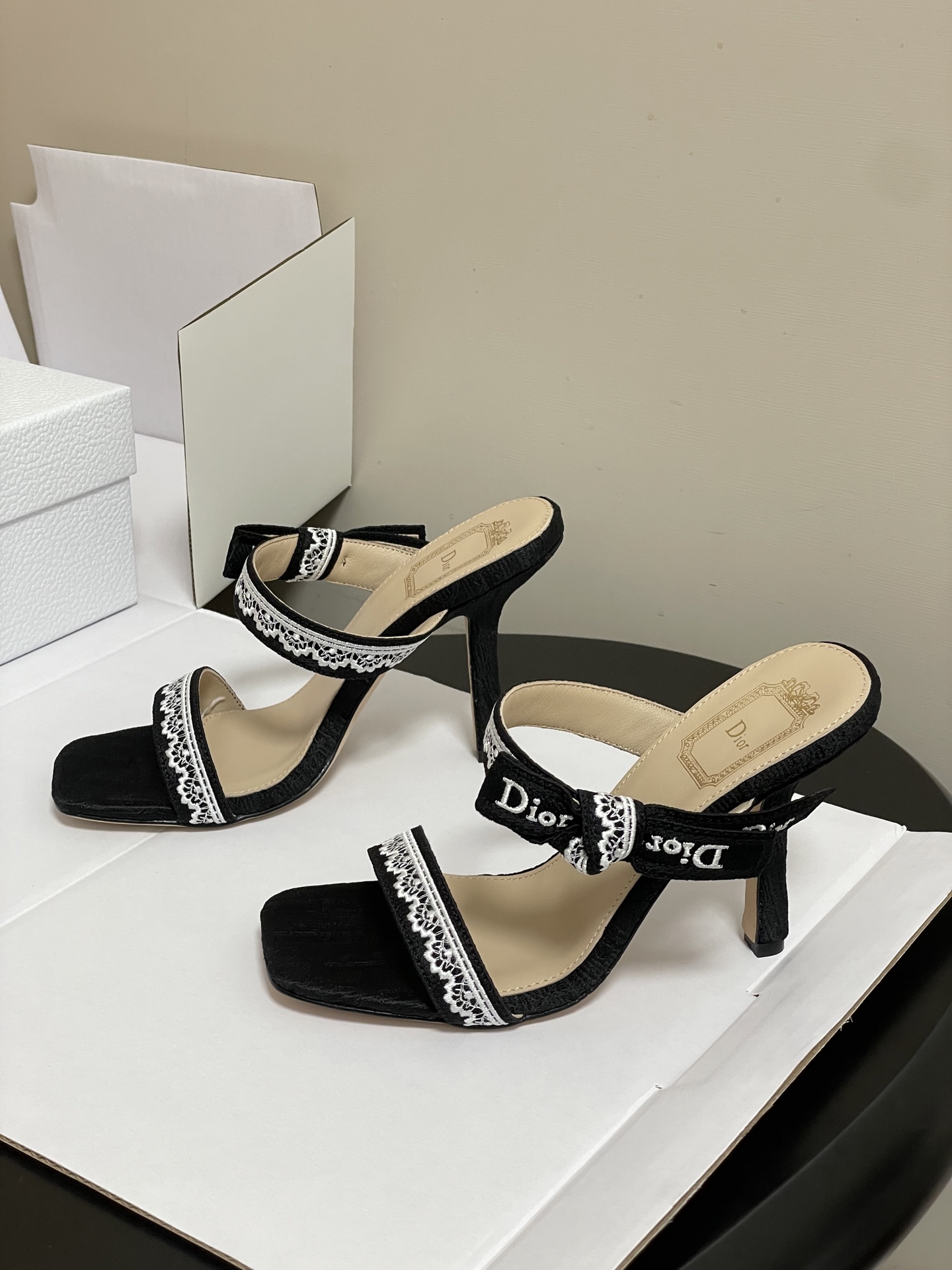 -顶级品质（配高档飞机盒✈️）26ss春夏新款Dior 迪奥 J'Adior 饰带高跟凉鞋 CD 字母刺