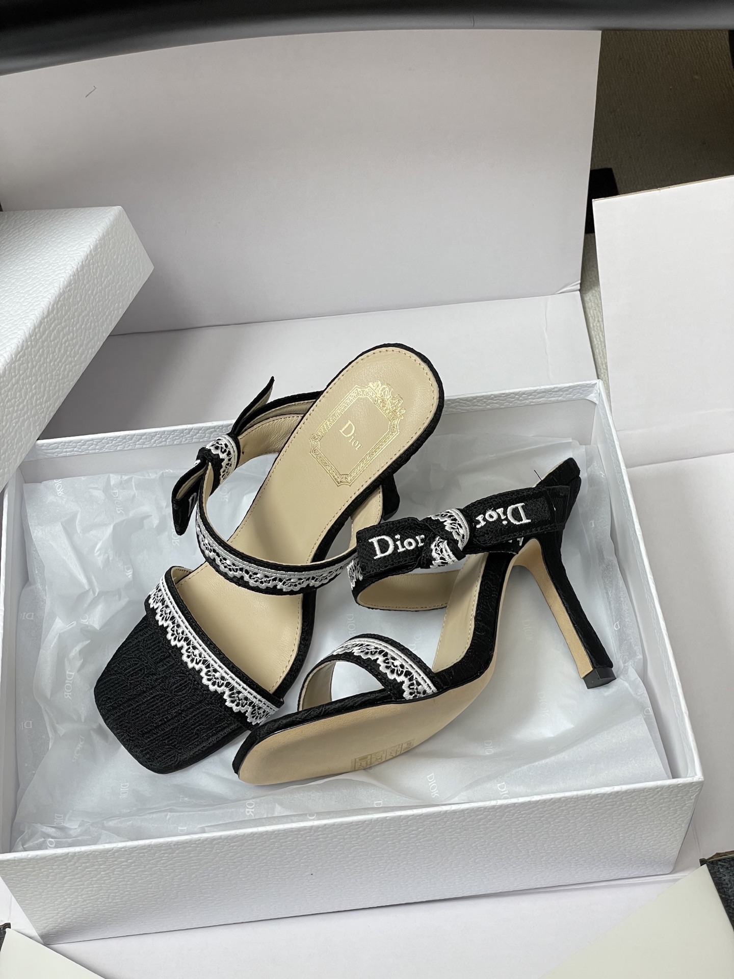 -顶级品质（配高档飞机盒✈️）26ss春夏新款Dior 迪奥 J'Adior 饰带高跟凉鞋 CD 字母刺