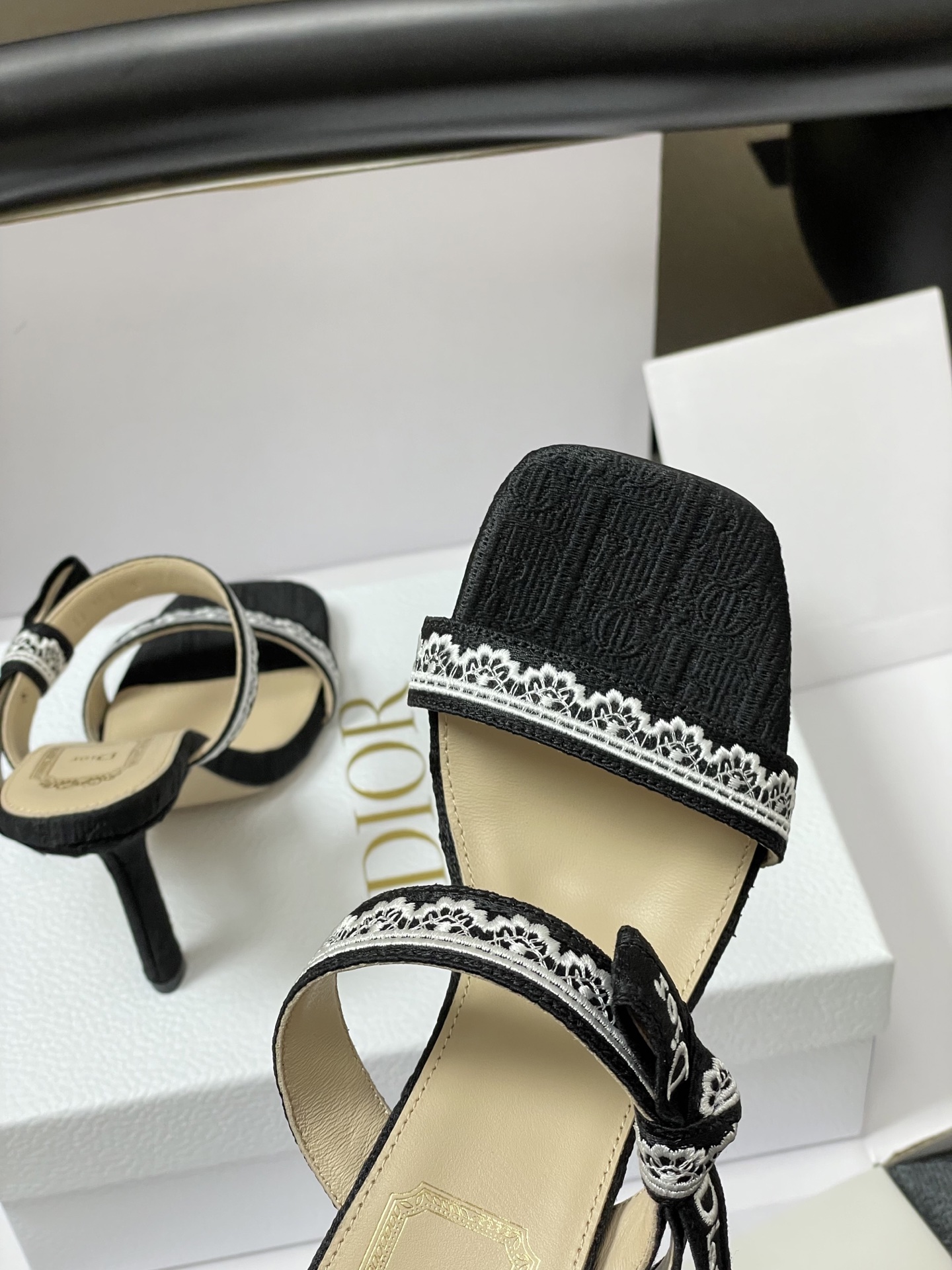 -顶级品质（配高档飞机盒✈️）26ss春夏新款Dior 迪奥 J'Adior 饰带高跟凉鞋 CD 字母刺