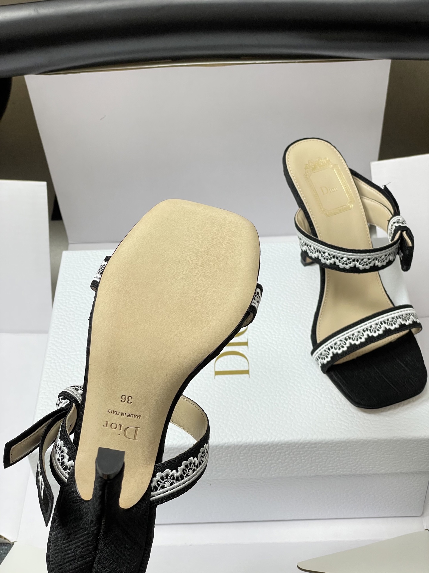 -顶级品质（配高档飞机盒✈️）26ss春夏新款Dior 迪奥 J'Adior 饰带高跟凉鞋 CD 字母刺