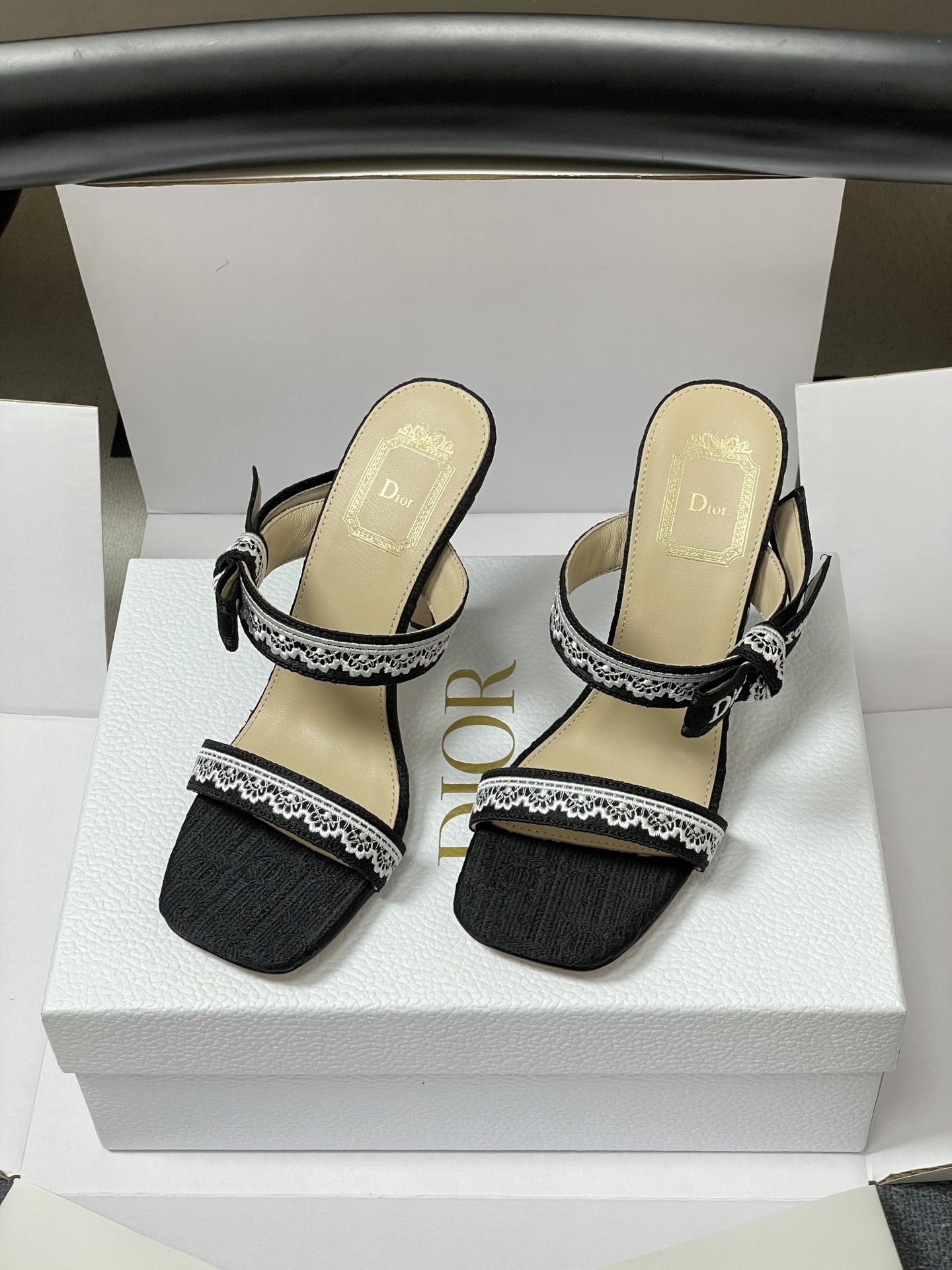 -顶级品质（配高档飞机盒✈️）26ss春夏新款Dior 迪奥 J'Adior 饰带高跟凉鞋 CD 字母刺