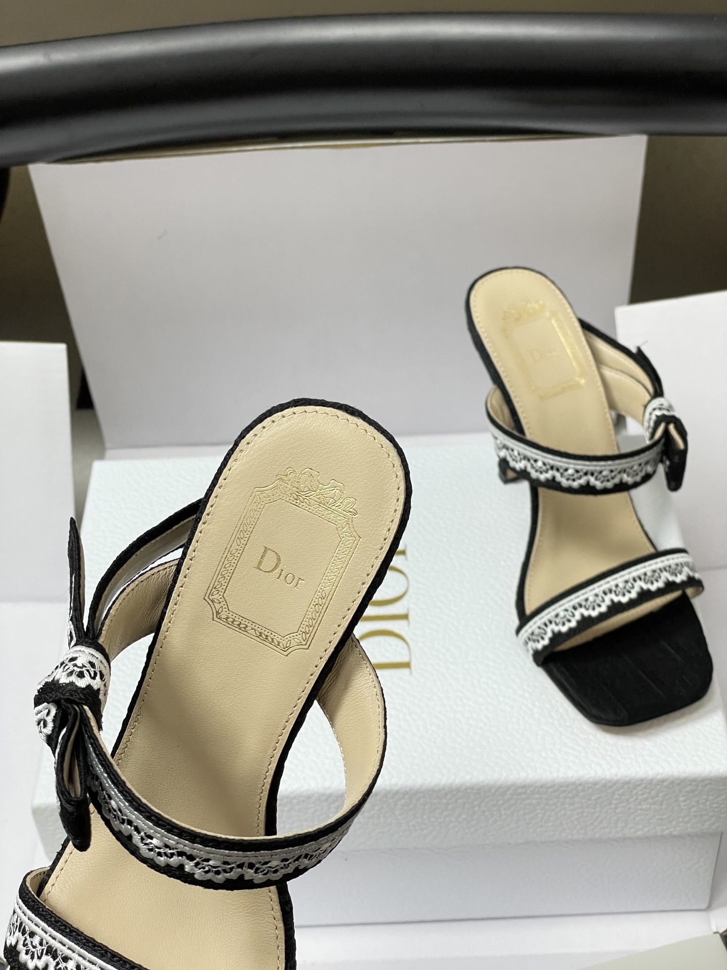 -顶级品质（配高档飞机盒✈️）26ss春夏新款Dior 迪奥 J'Adior 饰带高跟凉鞋 CD 字母刺