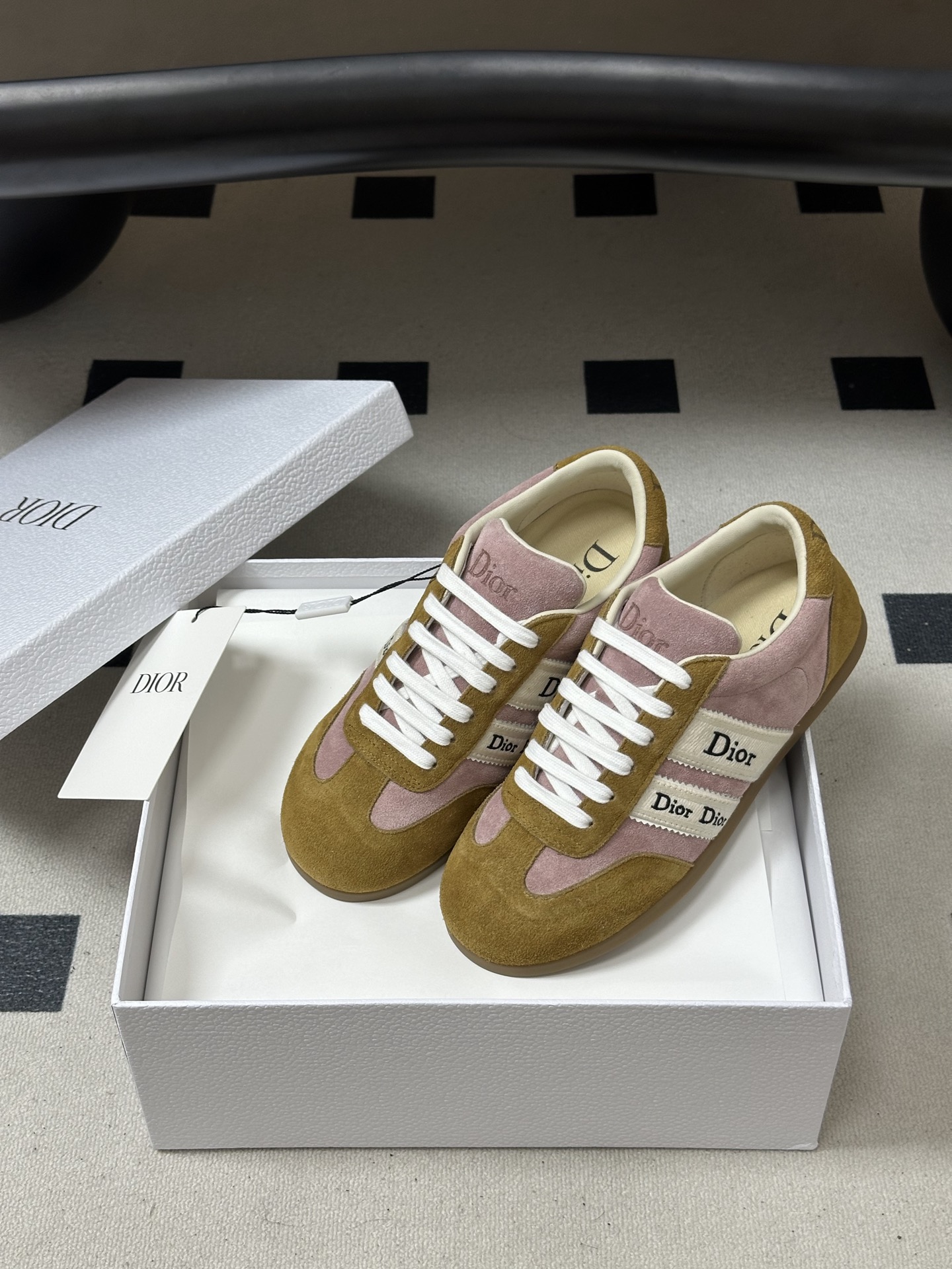 2026早春新款Dior 迪奥D🌾 Ribbon运动鞋经典CD字母织带德训鞋系带复古风麂皮绒面平底休闲鞋