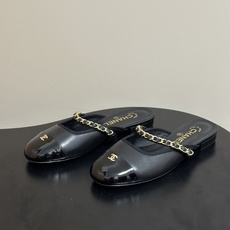 26Fw 春夏新款Chanel 小香 经典双C金属扣链条玛丽珍半拖鞋平底穆勒鞋一款充满香家气息的神鞋,圆 26Fw 春夏新款Chanel 小香 经典双C金属扣链条玛丽珍半拖鞋平底穆勒鞋一款充满香家气息的神鞋,圆
