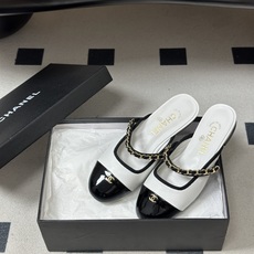 26Fw 春夏新款Chanel 小香 经典双C金属扣链条玛丽珍半拖鞋平底穆勒鞋一款充满香家气息的神鞋,圆 26Fw 春夏新款Chanel 小香 经典双C金属扣链条玛丽珍半拖鞋平底穆勒鞋一款充满香家气息的神鞋,圆