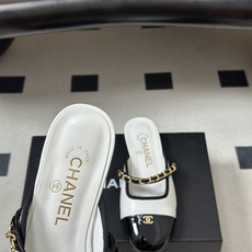26Fw 春夏新款Chanel 小香 经典双C金属扣链条玛丽珍半拖鞋平底穆勒鞋一款充满香家气息的神鞋,圆 26Fw 春夏新款Chanel 小香 经典双C金属扣链条玛丽珍半拖鞋平底穆勒鞋一款充满香家气息的神鞋,圆