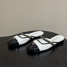 26Fw 春夏新款Chanel 小香 经典双C金属扣链条玛丽珍半拖鞋平底穆勒鞋一款充满香家气息的神鞋,圆 26Fw 春夏新款Chanel 小香 经典双C金属扣链条玛丽珍半拖鞋平底穆勒鞋一款充满香家气息的神鞋,圆