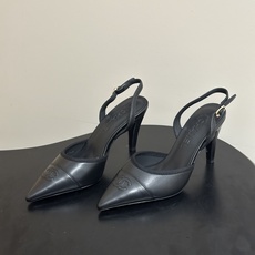 2026春夏新款Chanel小香26P尖头扣露跟带凉鞋经典双拼色电绣双C高跟凉鞋平底凉鞋这款尖头有吸引到 2026春夏新款Chanel小香26P尖头扣露跟带凉鞋经典双拼色电绣双C高跟凉鞋平底凉鞋这款尖头有吸引到