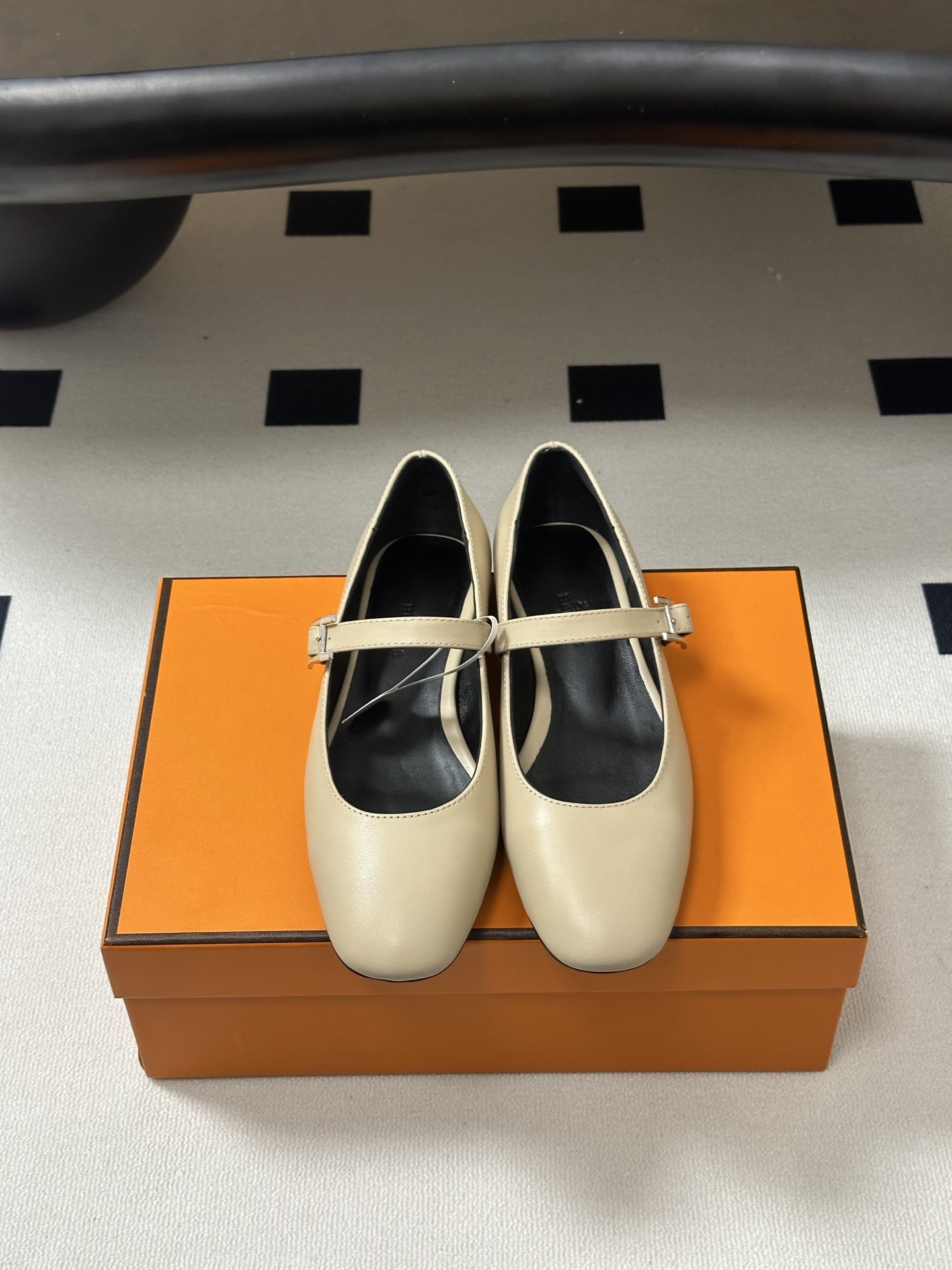 顶级品质Hermes 爱马仕🐎 H家25s早春新款 Jane系列H扣芭蕾舞鞋H字母钻扣玛丽珍平底单鞋小方 顶级品质Hermes 爱马仕🐎 H家25s早春新款 Jane系列H扣芭蕾舞鞋H字母钻扣玛丽珍平底单鞋小方