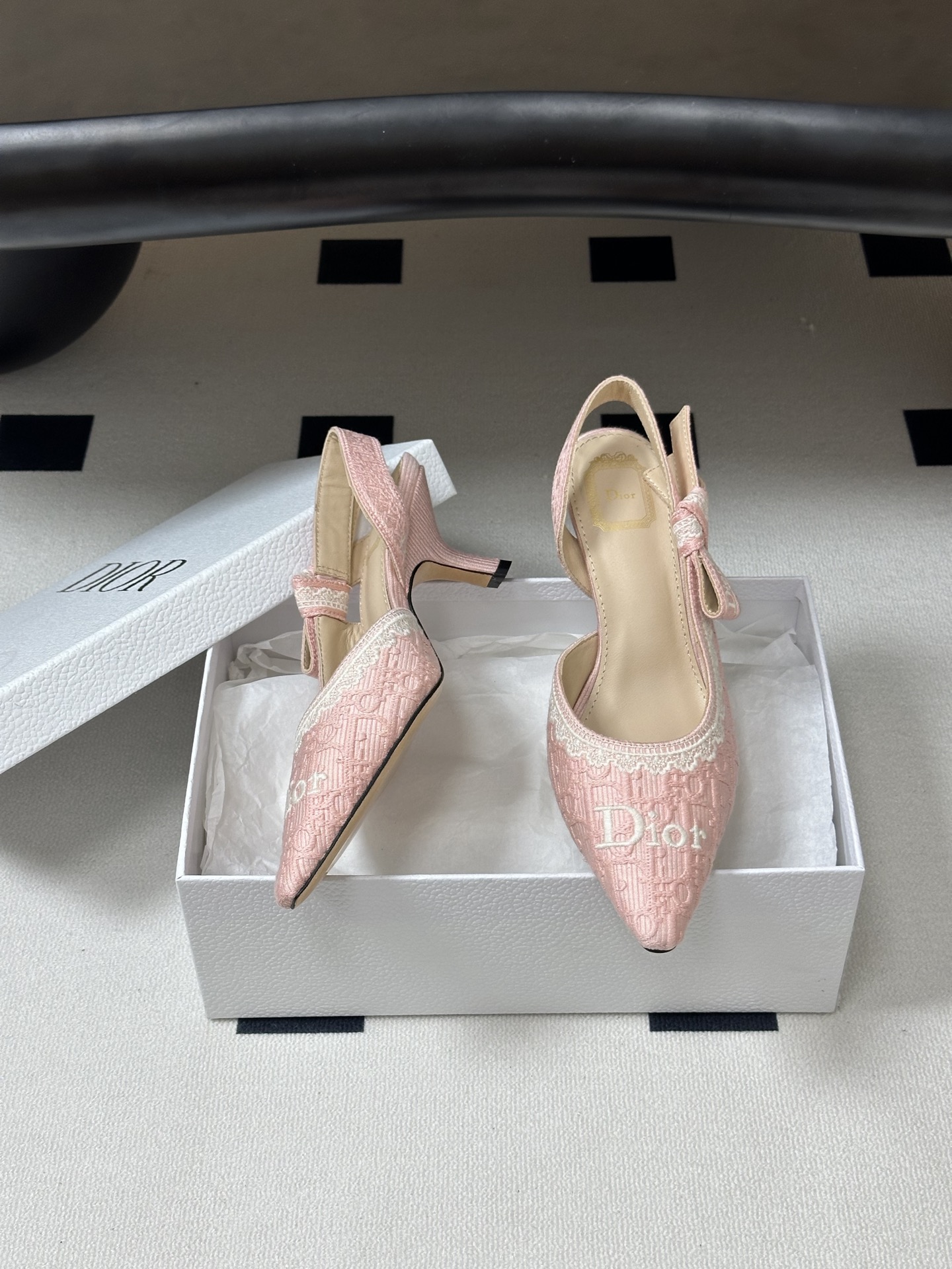 Dior 26ss春夏新款Dior 迪奥 J'Adior 饰带高跟凉鞋 CD字母刺绣织带蝴蝶结提花蕾丝花边高跟鞋小猫跟凉鞋
