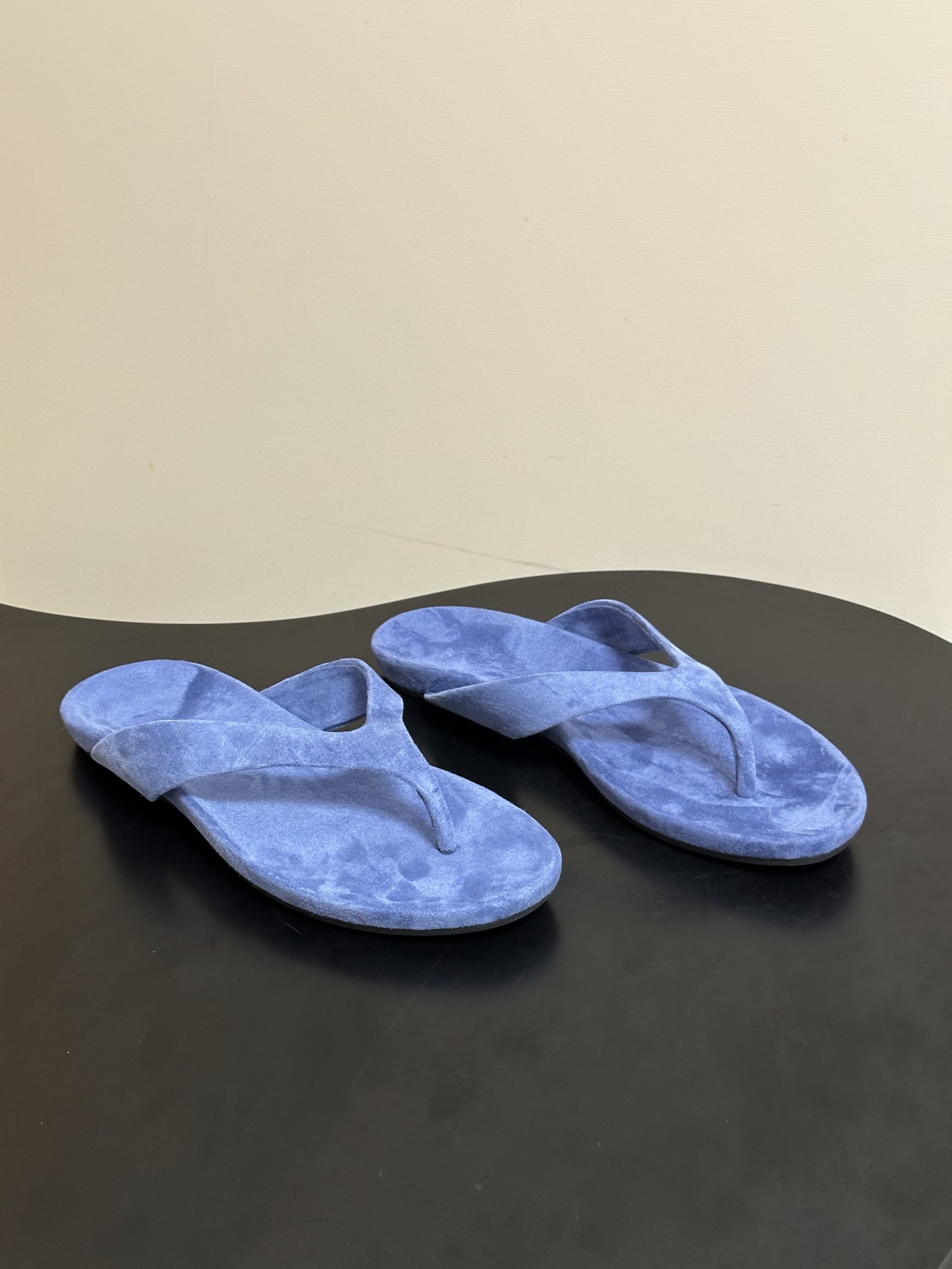 Loro Piana Loro Piana 诺悠翩雅 LP 86s春夏新款 Lda人字拖系列 极简风夹脚平底凉拖鞋麂皮绒面休闲沙滩鞋