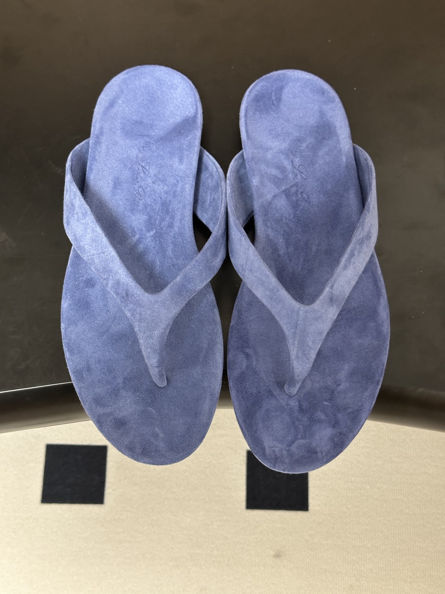 Loro Piana Loro Piana 诺悠翩雅 LP 86s春夏新款 Lda人字拖系列 极简风夹脚平底凉拖鞋麂皮绒面休闲沙滩鞋