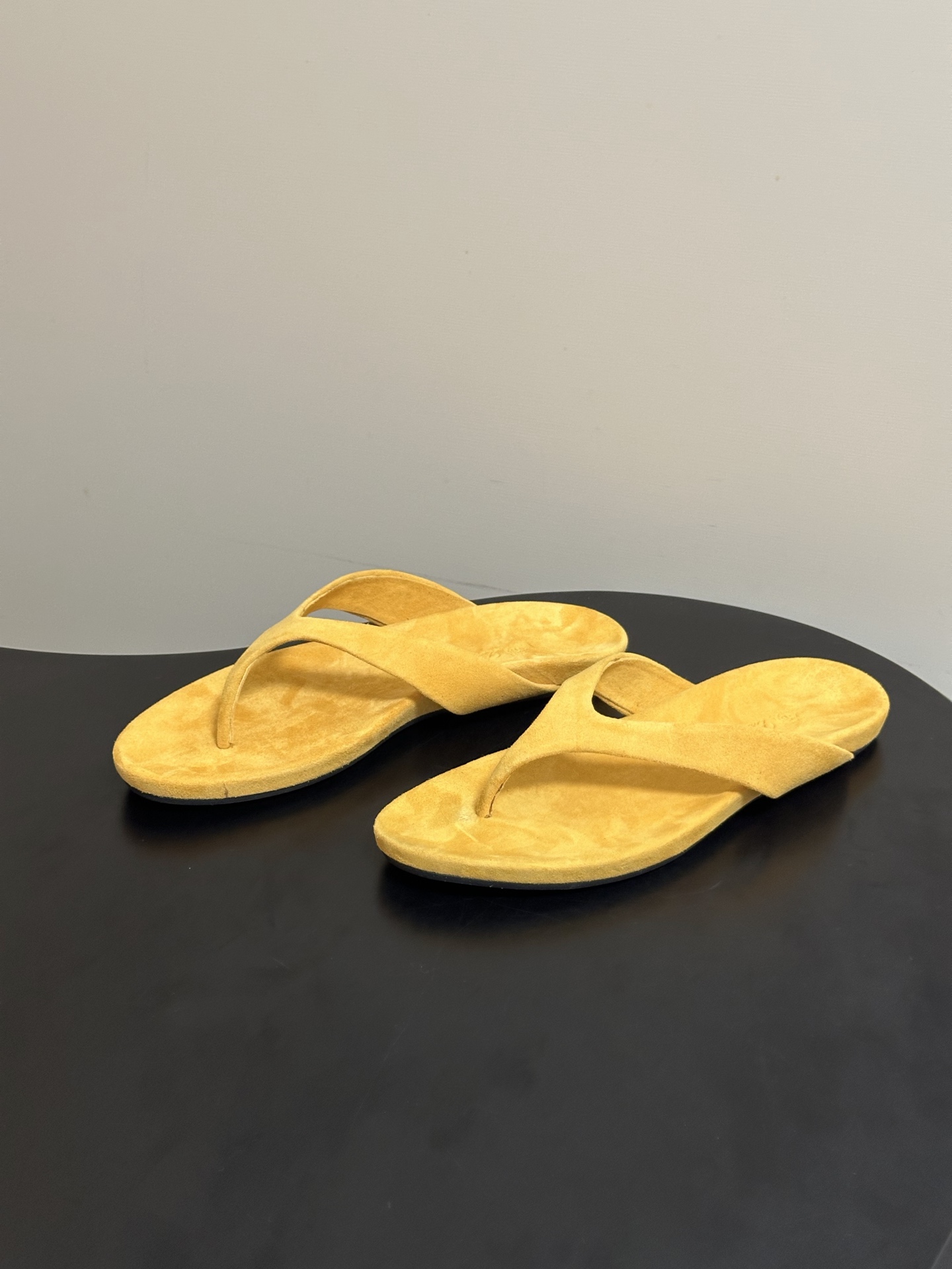 Loro Piana Loro Piana 诺悠翩雅 LP 86s春夏新款 Lda人字拖系列 极简风夹脚平底凉拖鞋麂皮绒面休闲沙滩鞋