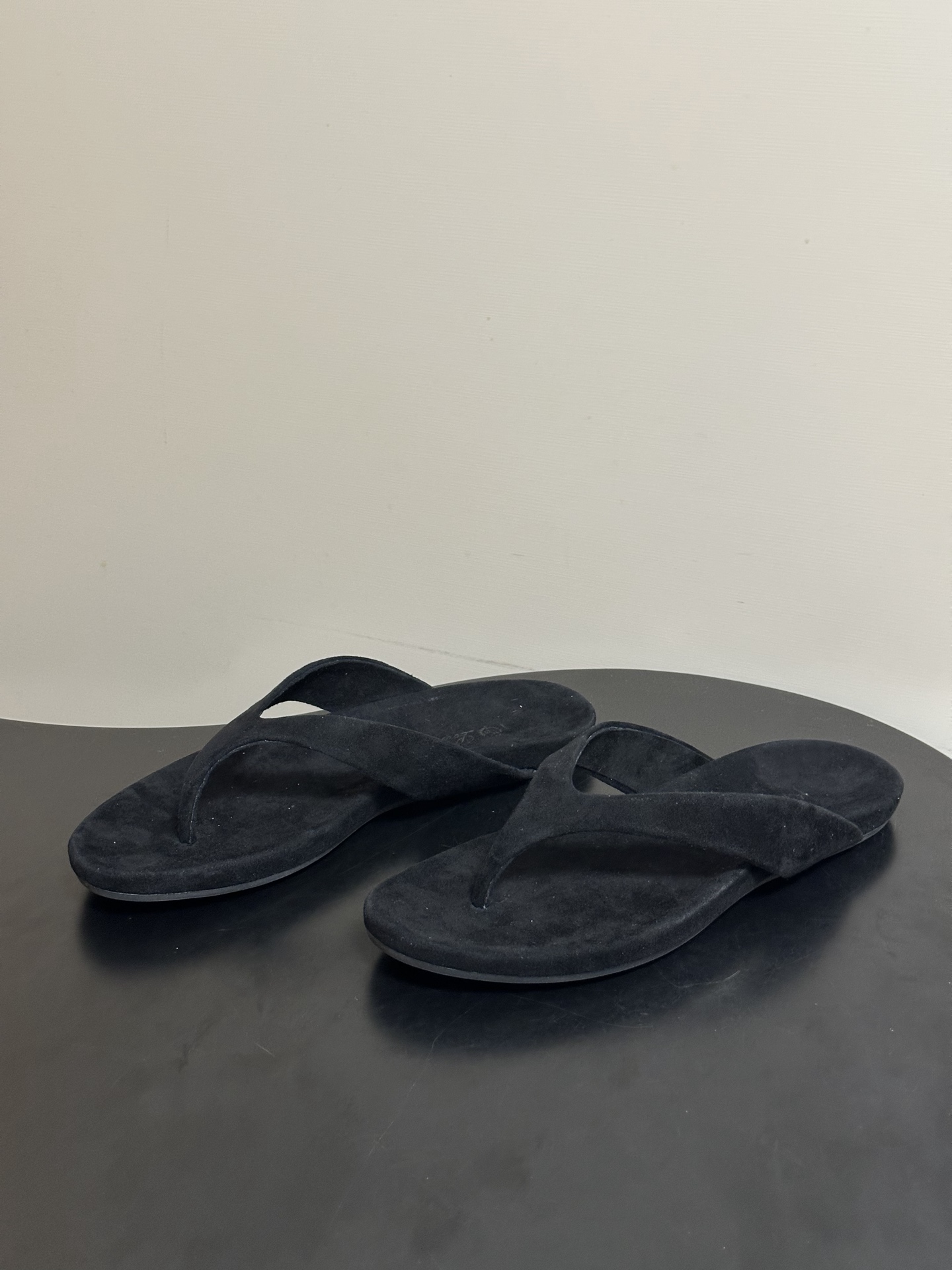 Loro Piana Loro Piana 诺悠翩雅 LP 86s春夏新款 Lda人字拖系列 极简风夹脚平底凉拖鞋麂皮绒面休闲沙滩鞋