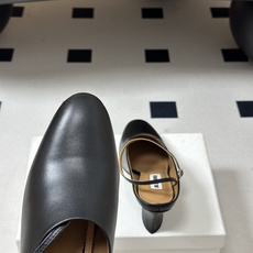 JIL SANDER 吉尔桑达 26Fw春夏新款复古风粗跟细带搭扣穆勒鞋/深口单鞋高跟鞋极简深口单鞋|清 JIL SANDER 吉尔桑达 26Fw春夏新款复古风粗跟细带搭扣穆勒鞋/深口单鞋高跟鞋极简深口单鞋|清