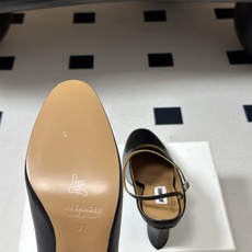 JIL SANDER 吉尔桑达 26Fw春夏新款复古风粗跟细带搭扣穆勒鞋/深口单鞋高跟鞋极简深口单鞋|清 JIL SANDER 吉尔桑达 26Fw春夏新款复古风粗跟细带搭扣穆勒鞋/深口单鞋高跟鞋极简深口单鞋|清