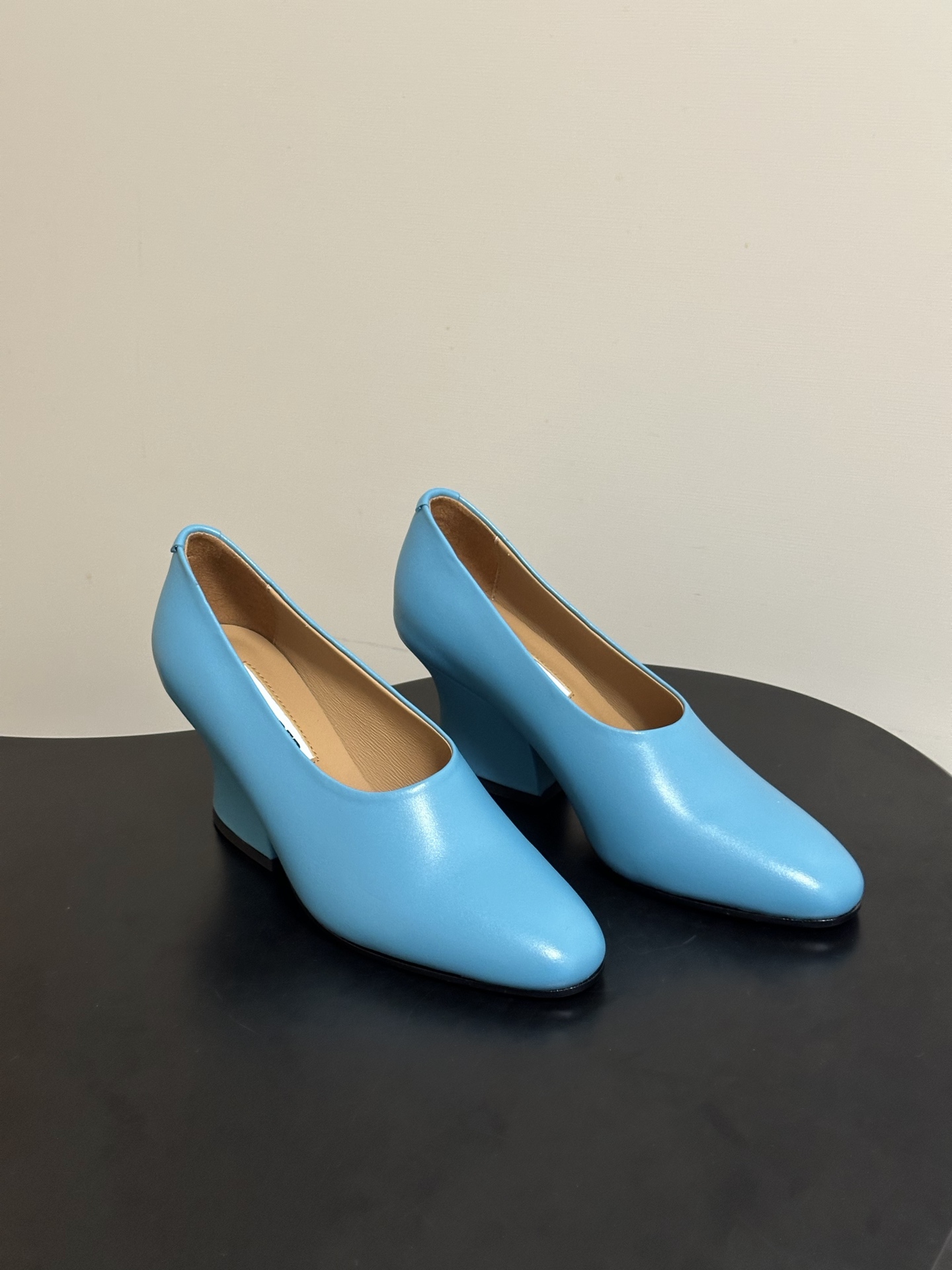 JIL SANDER 吉尔桑达 26Fw春夏新款复古风粗跟细带搭扣穆勒鞋/深口单鞋高跟鞋极简深口单鞋｜清