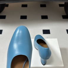 JIL SANDER 吉尔桑达 26Fw春夏新款复古风粗跟细带搭扣穆勒鞋/深口单鞋高跟鞋极简深口单鞋|清 JIL SANDER 吉尔桑达 26Fw春夏新款复古风粗跟细带搭扣穆勒鞋/深口单鞋高跟鞋极简深口单鞋|清