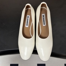 JIL SANDER 吉尔桑达 26Fw春夏新款复古风粗跟细带搭扣穆勒鞋/深口单鞋高跟鞋极简深口单鞋|清 JIL SANDER 吉尔桑达 26Fw春夏新款复古风粗跟细带搭扣穆勒鞋/深口单鞋高跟鞋极简深口单鞋|清