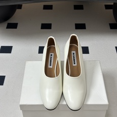 JIL SANDER 吉尔桑达 26Fw春夏新款复古风粗跟细带搭扣穆勒鞋/深口单鞋高跟鞋极简深口单鞋|清 JIL SANDER 吉尔桑达 26Fw春夏新款复古风粗跟细带搭扣穆勒鞋/深口单鞋高跟鞋极简深口单鞋|清