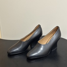 JIL SANDER 吉尔桑达 26Fw春夏新款复古风粗跟细带搭扣穆勒鞋/深口单鞋高跟鞋极简深口单鞋|清 JIL SANDER 吉尔桑达 26Fw春夏新款复古风粗跟细带搭扣穆勒鞋/深口单鞋高跟鞋极简深口单鞋|清