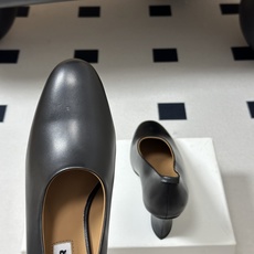JIL SANDER 吉尔桑达 26Fw春夏新款复古风粗跟细带搭扣穆勒鞋/深口单鞋高跟鞋极简深口单鞋|清 JIL SANDER 吉尔桑达 26Fw春夏新款复古风粗跟细带搭扣穆勒鞋/深口单鞋高跟鞋极简深口单鞋|清