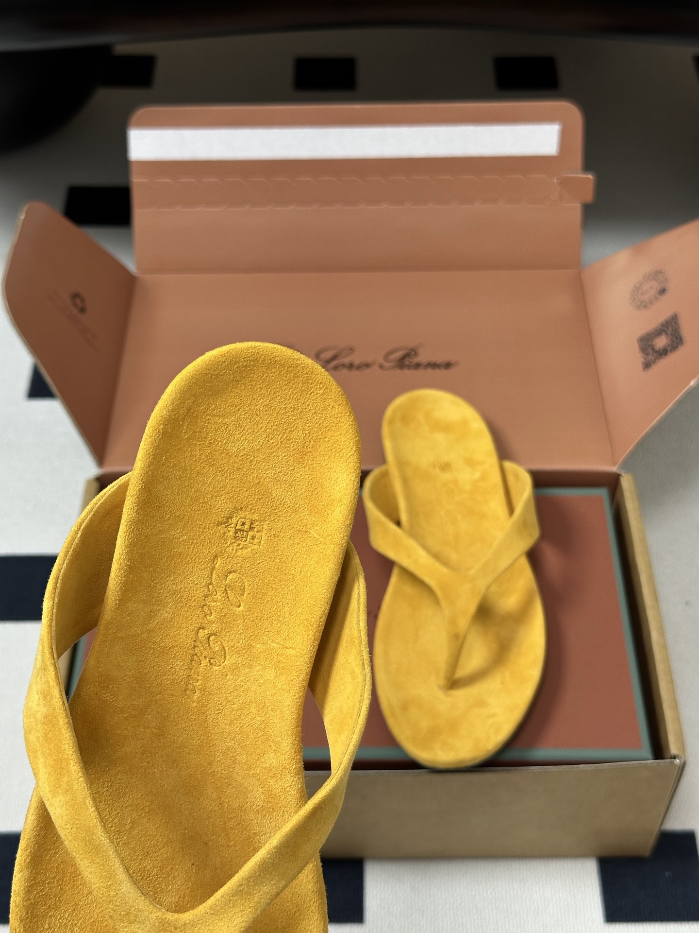 莞产（配高档飞机盒✈️）Loro Piana 诺悠翩雅 LP 春夏新款 Lda人字拖系列 复古老钱风夹脚